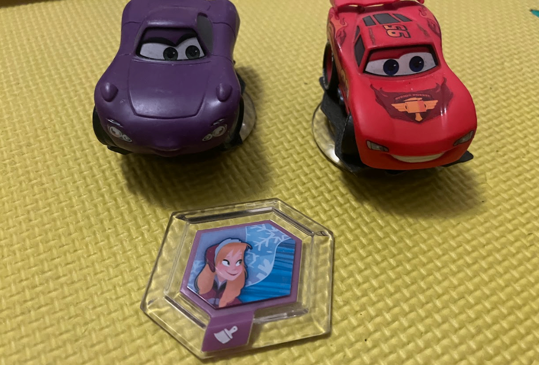 Disney Infinity PS4 Game and Figures - photo 4