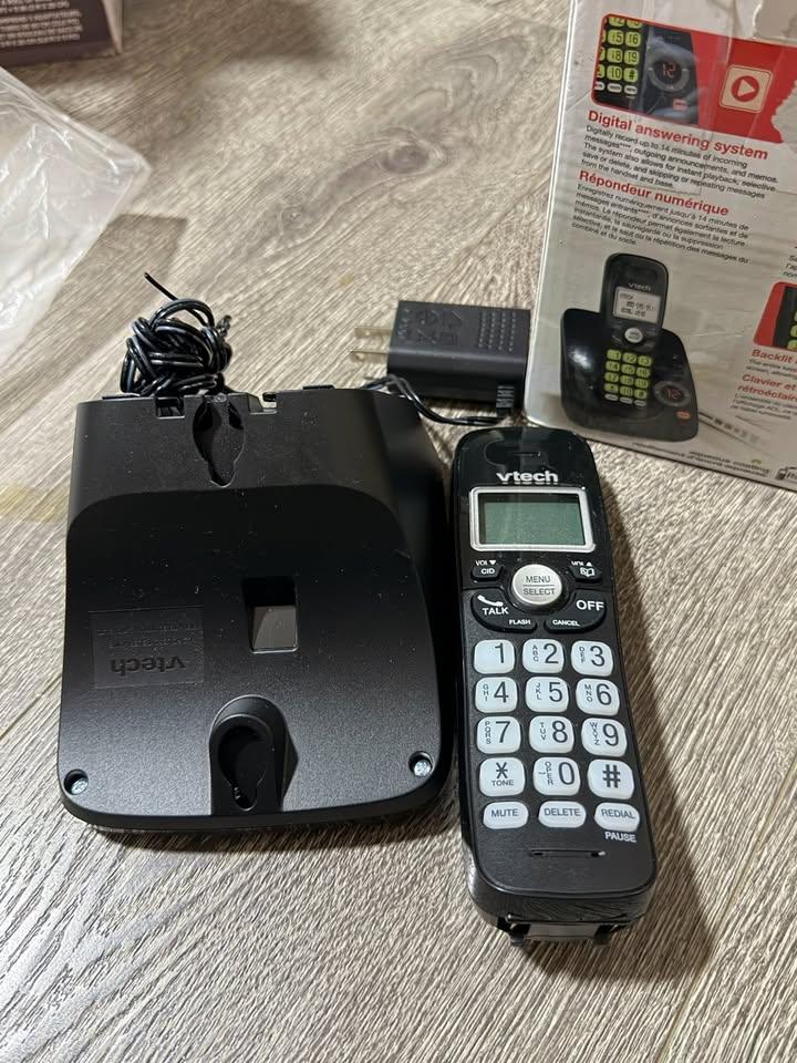 VTech Cordless Answering System with 2 Handsets
