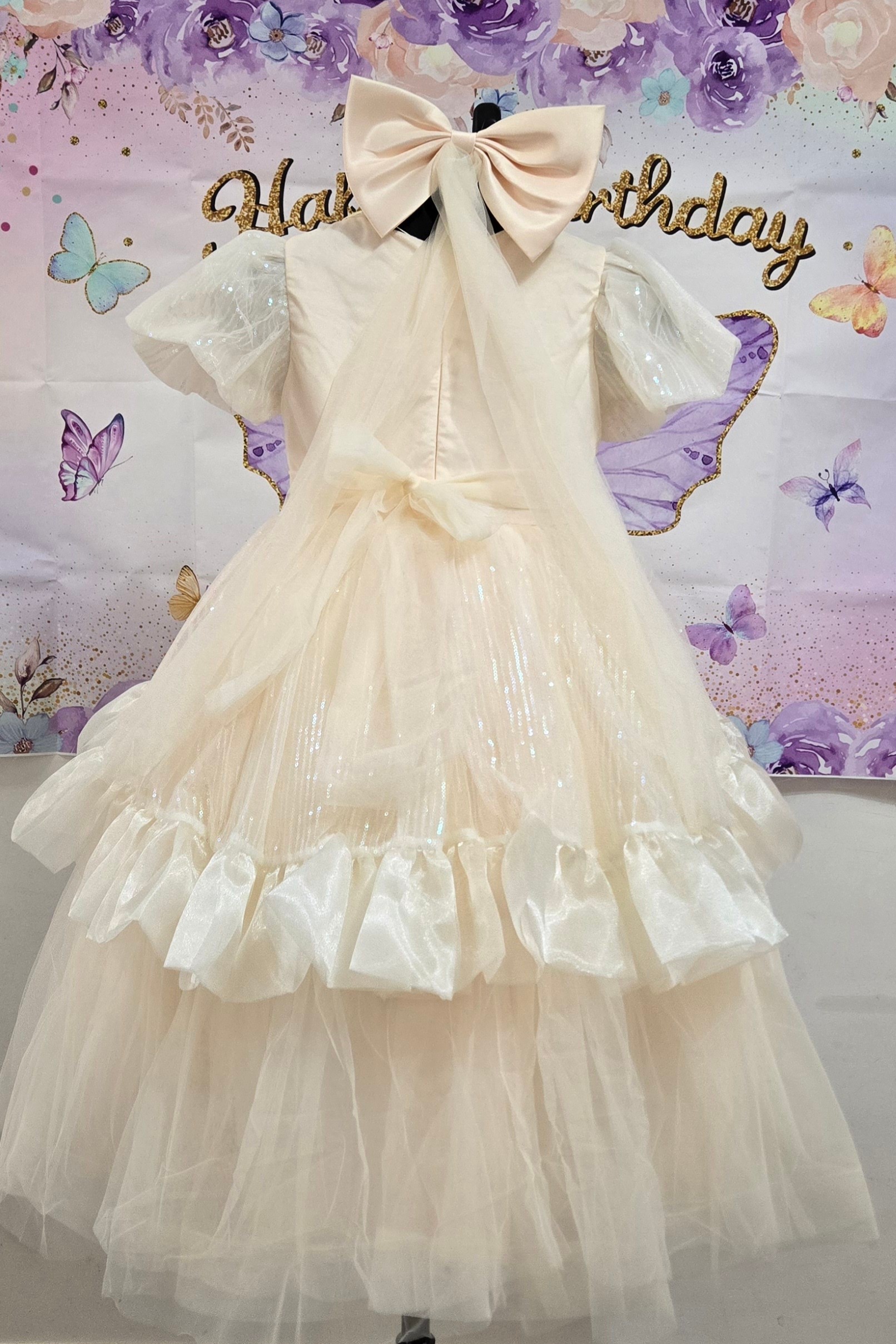 Cream coloured princess dress with sequins:5366 - photo 2