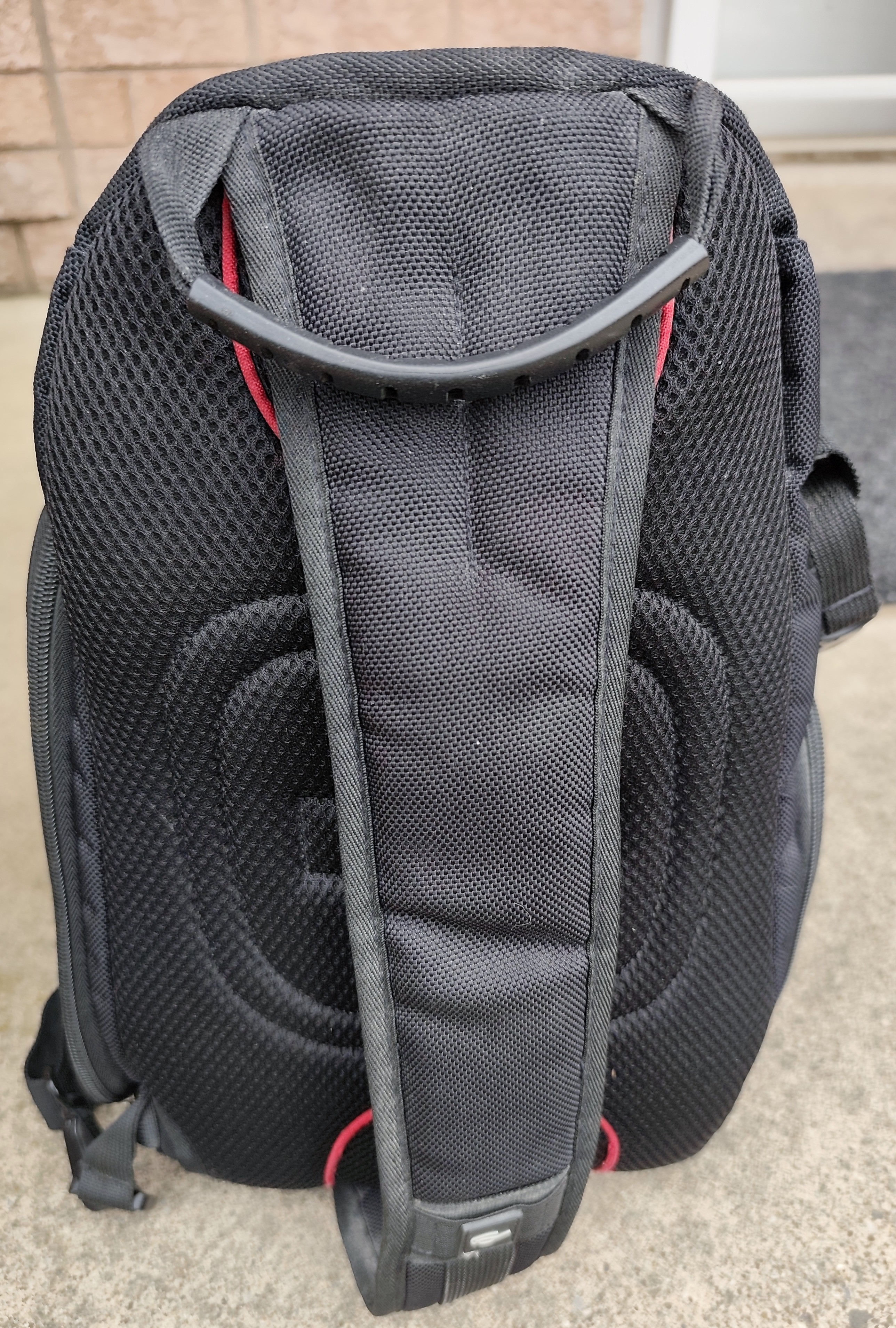 Swiss Gear professional camera sling bag - photo 3