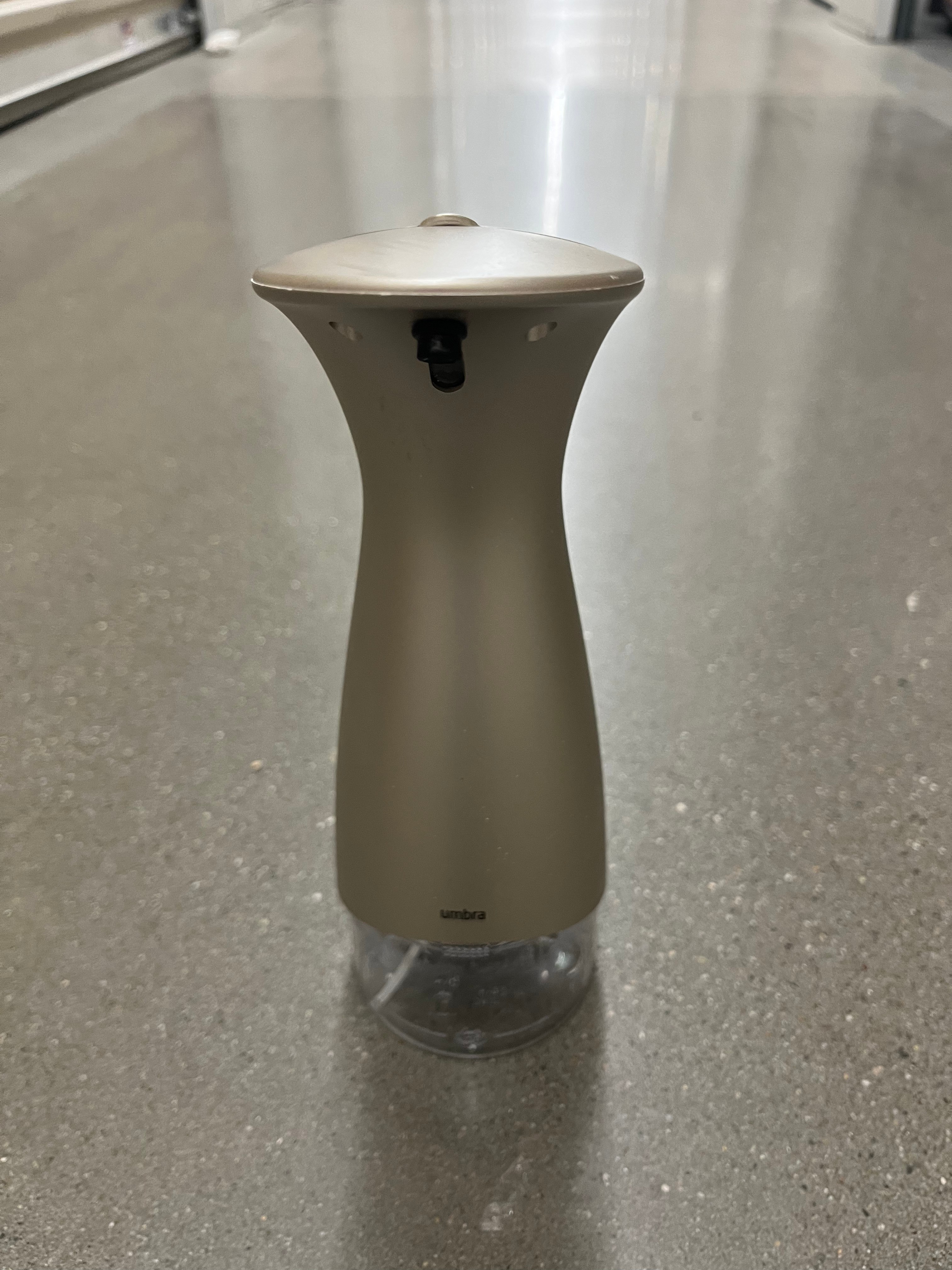 MOVING SALE: PRICE REDUCED – MUST GO BY JUNE Soap Dispensers - photo 4