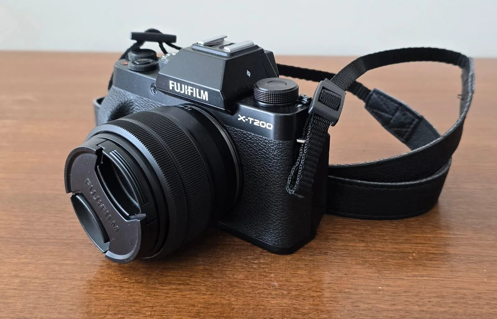 Fujifilm X-T200 Mirrorless Camera – Mint Condition - photo 4