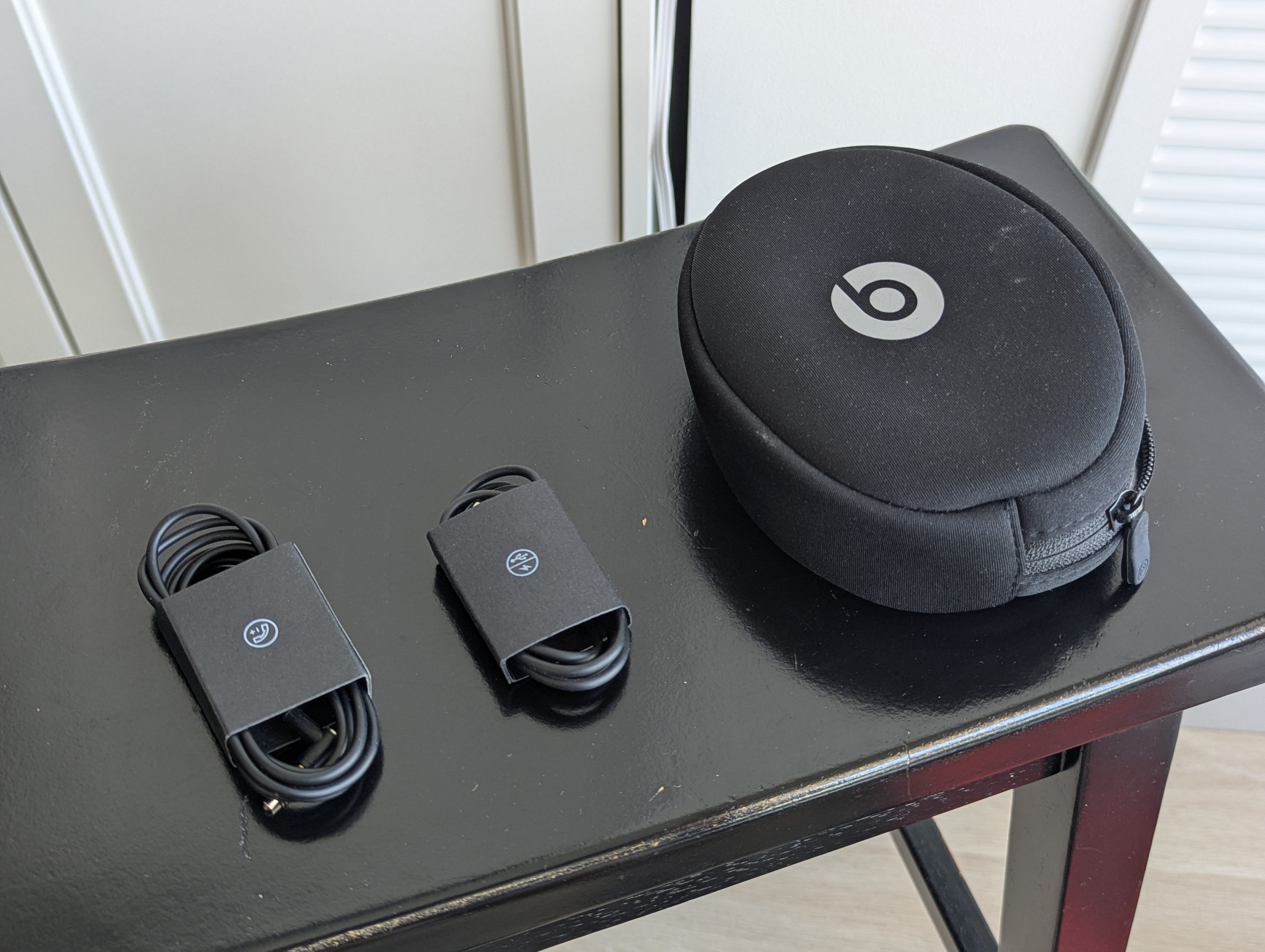 Beats Solo2 Wireless Headphones (Special Edition Space Gray) - photo 3