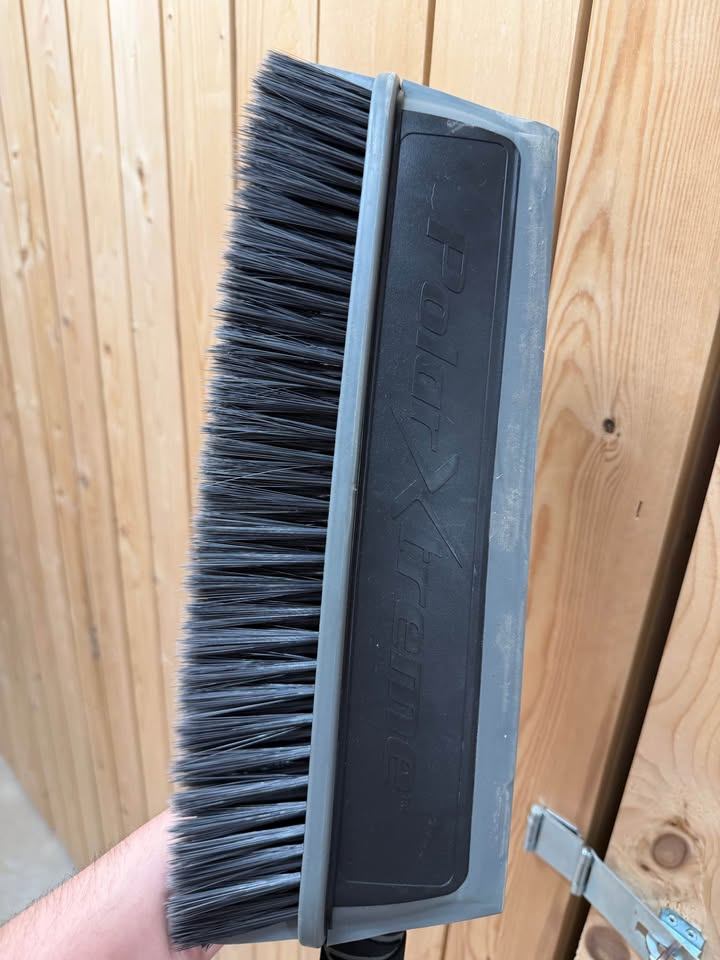 PolarXtreme Snow Brush