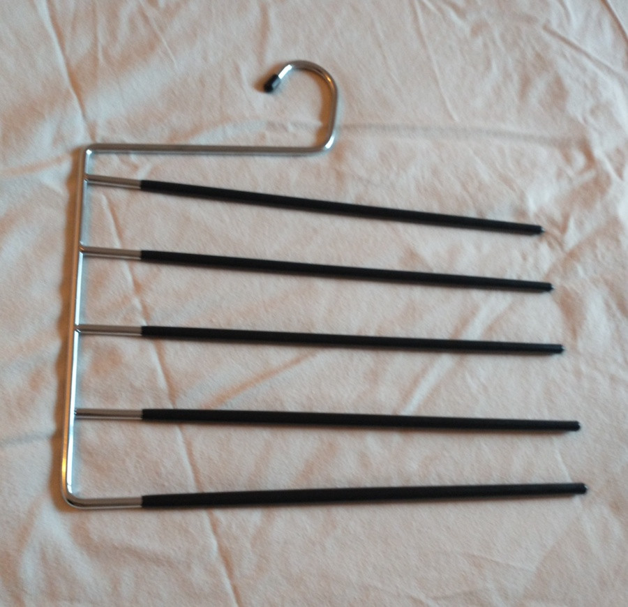 Space-saving Multi-item Hanger