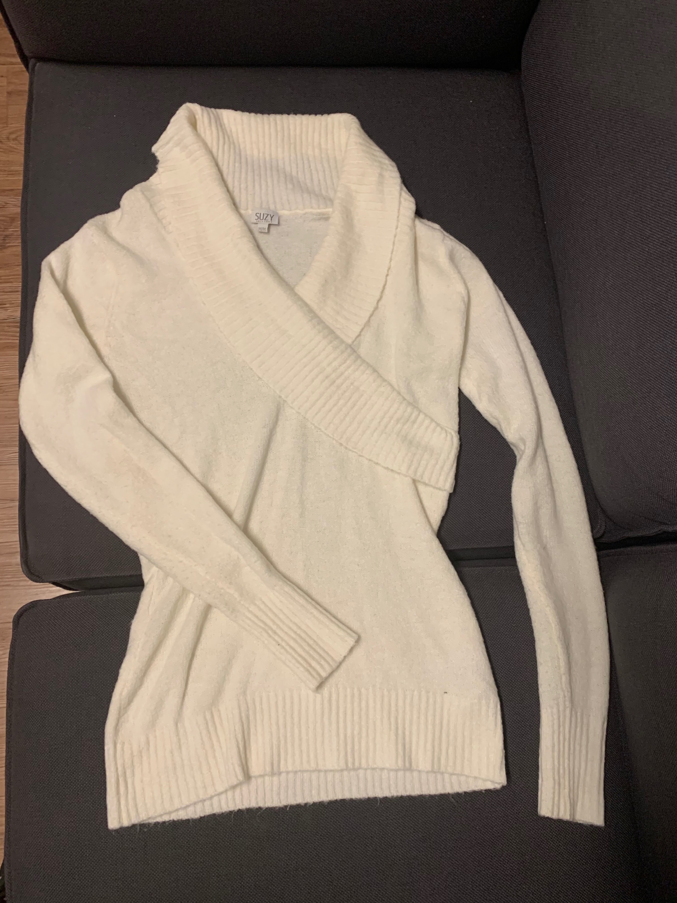 🤍 White Wide-Neck Knit Sweater