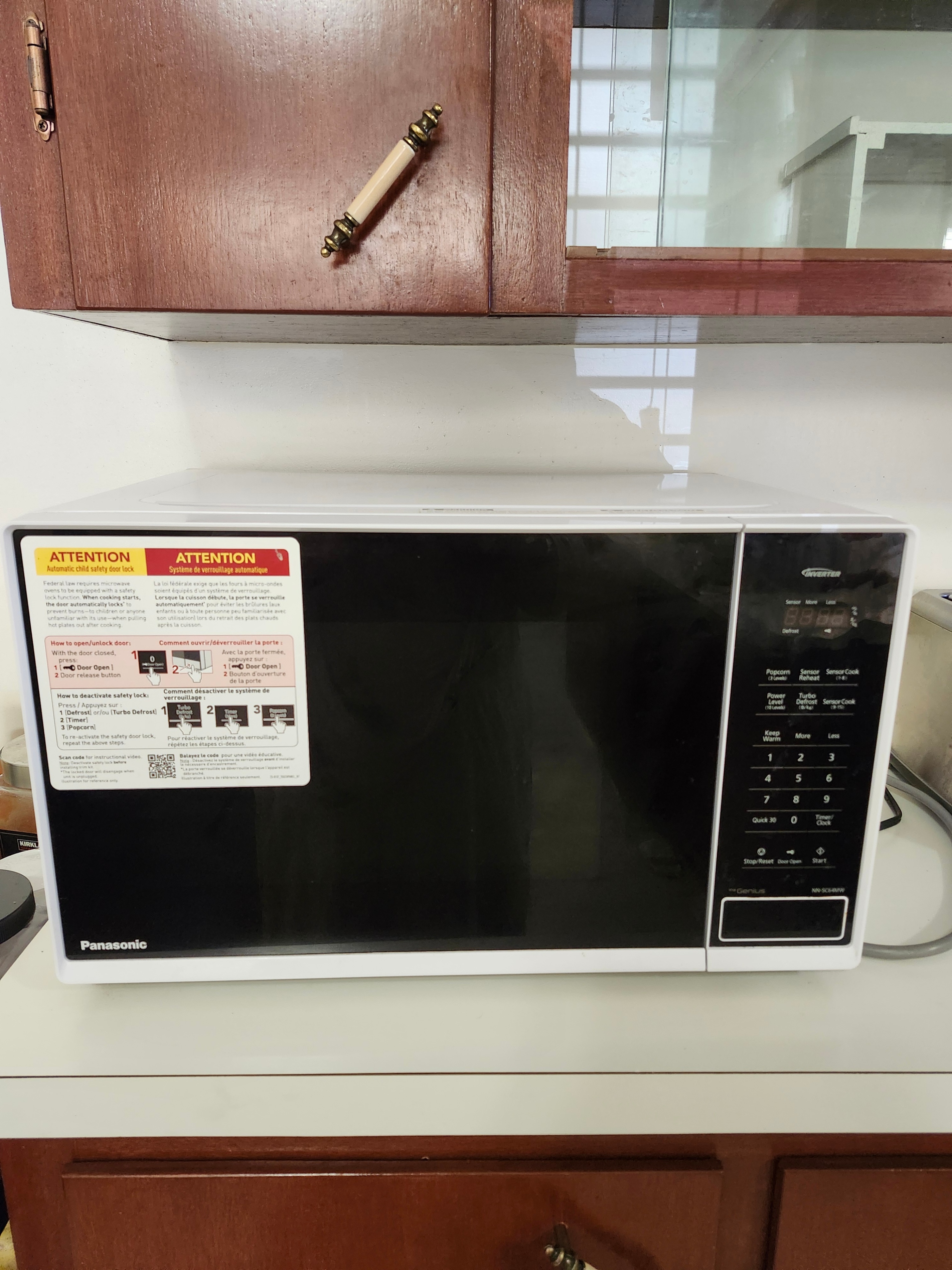 Panasonic Inverter Microwave – 2.2 cu ft