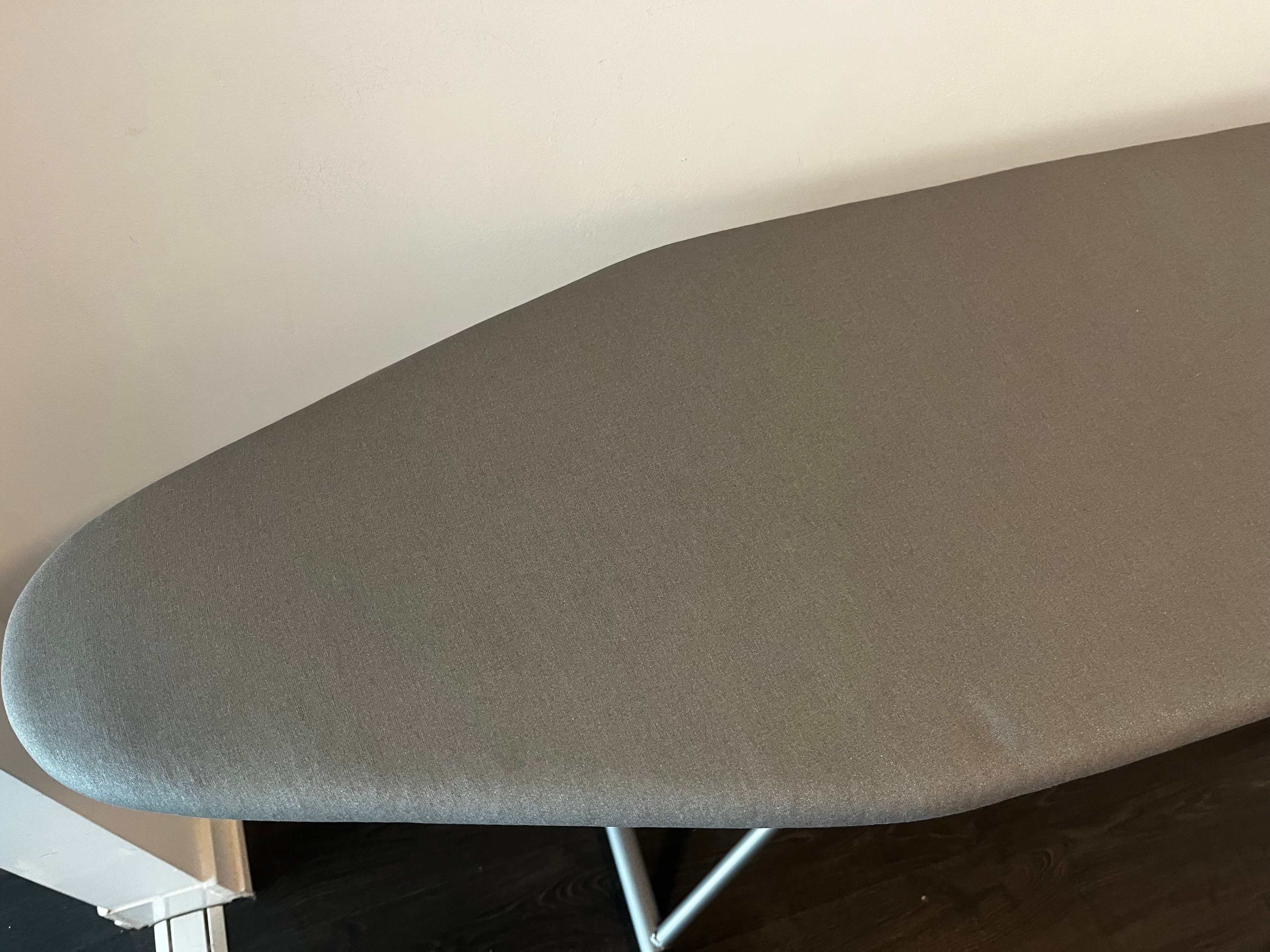 Steam Iron & Folding Ironing Board - photo 2