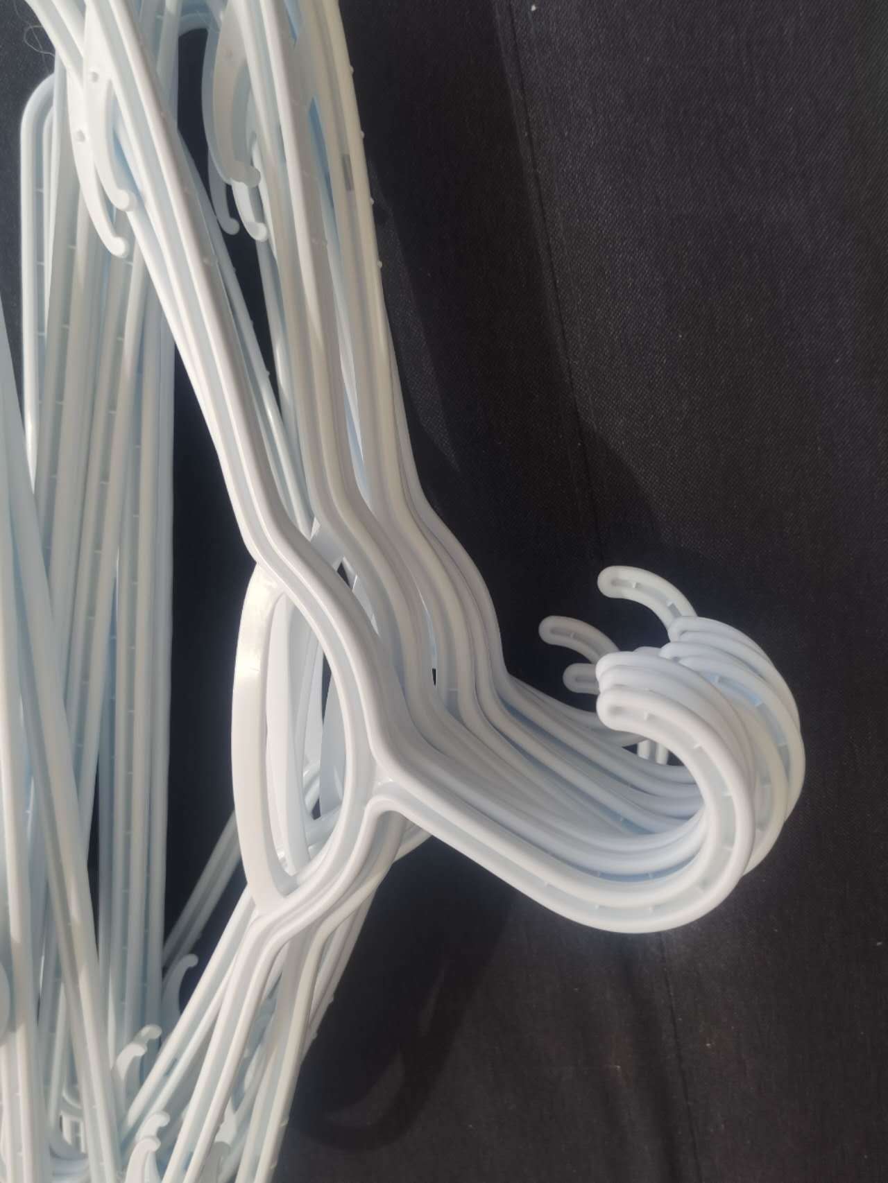 Utopia Home Premium Wooden Hangers and Plastic Hangers - photo 5