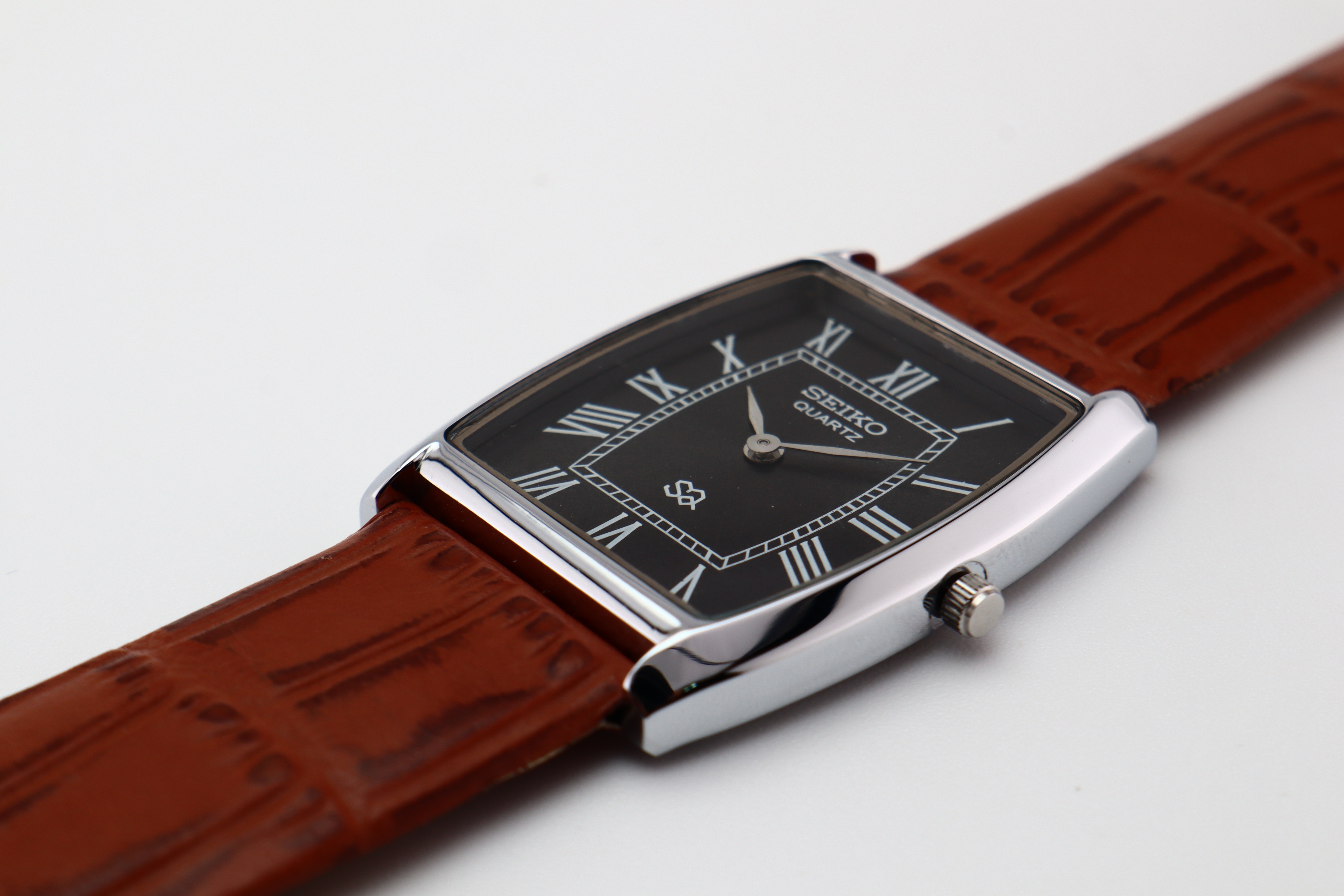 Refurbished Vintage Barrel Tank Men’s Watch - photo 4
