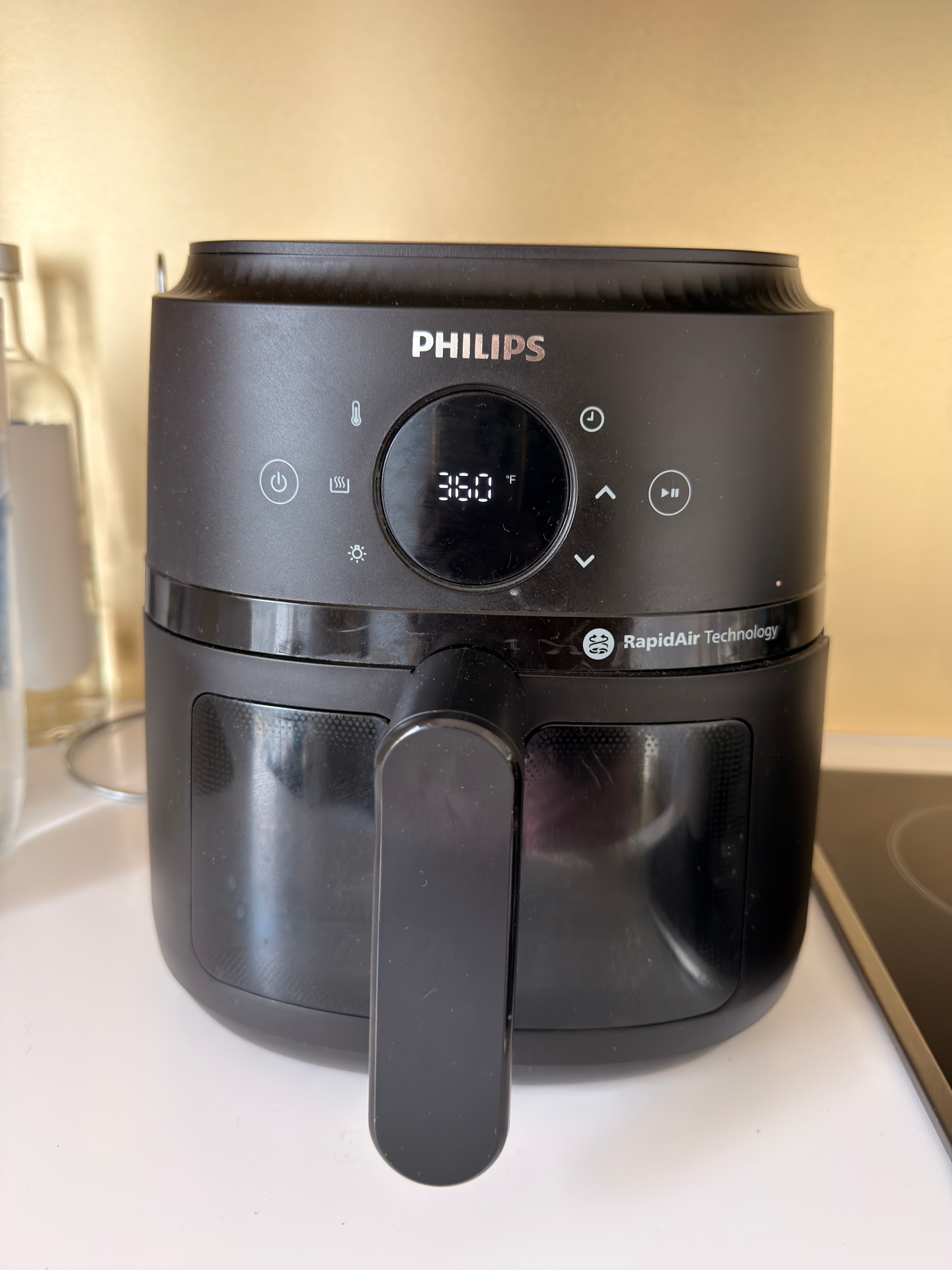 Philips 2000 Series Air Fryer – Excellent Condition