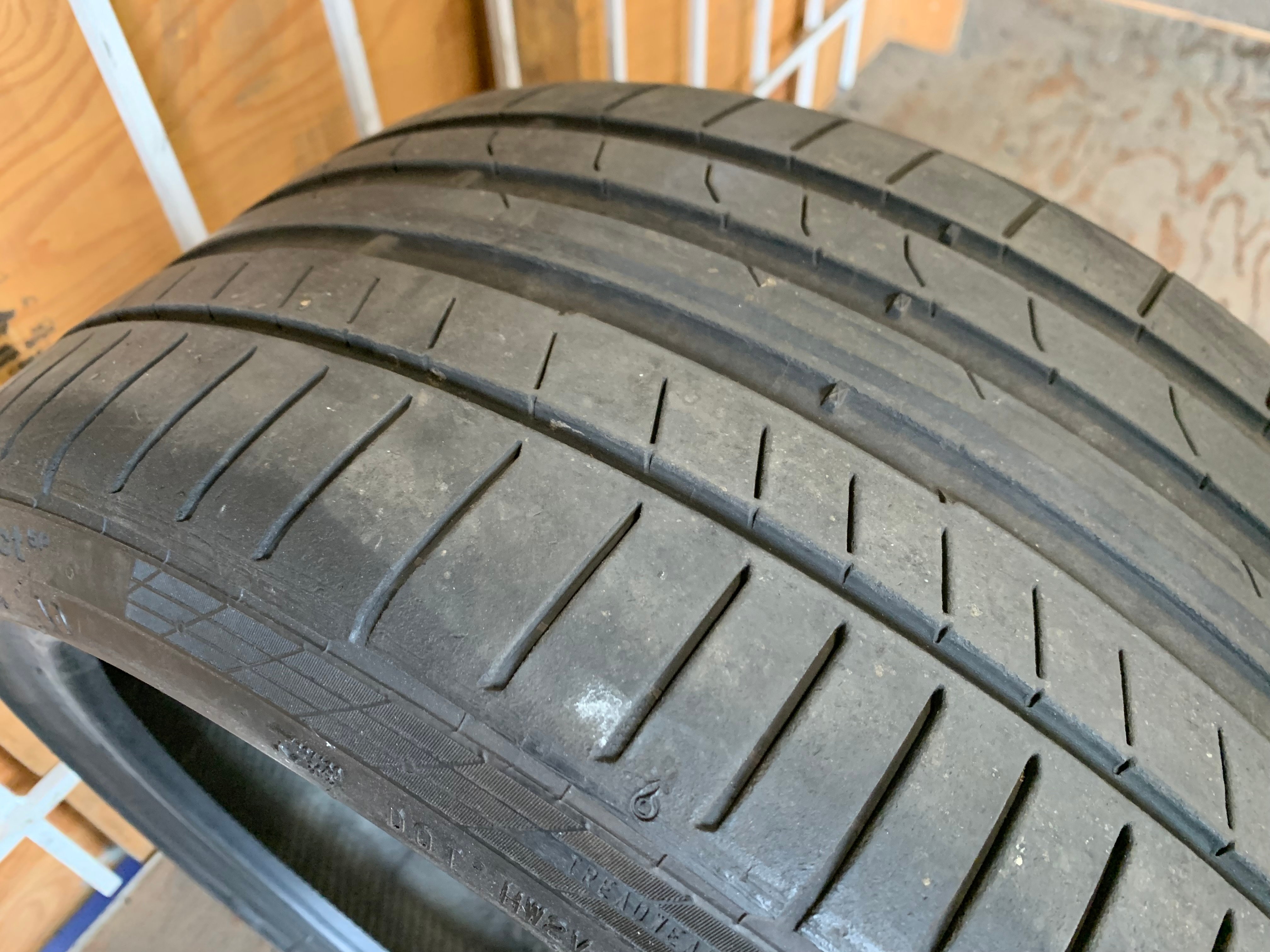 PAIR of 235/35/19 Continental Sport contact 5P AO with 40% tread - photo 4