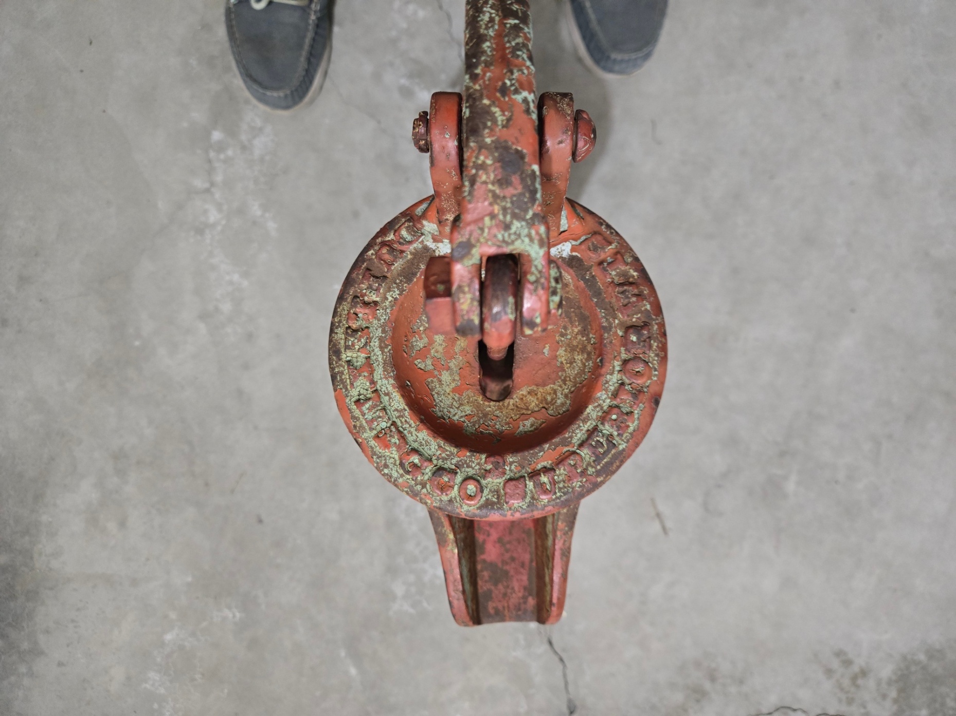 Vintage Cast Iron Hand Water Pump - photo 2
