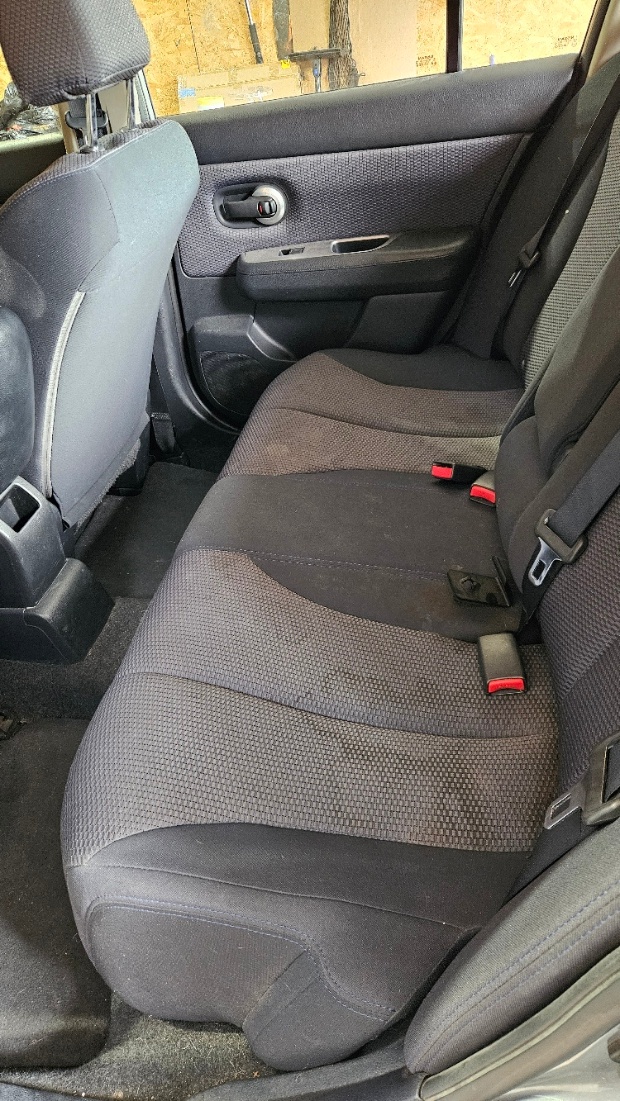 2007 Nissan Versa SL 6-SPD Manual, Winter tires - photo 2