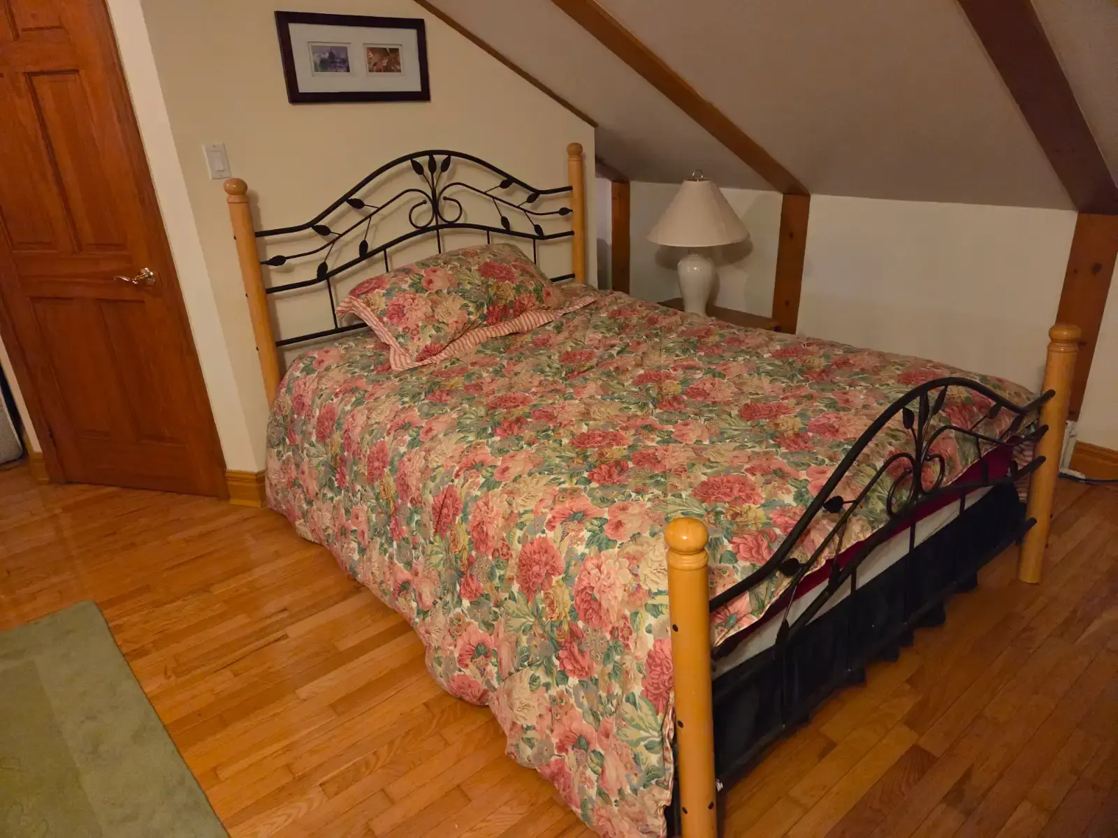 Victorian Leaf Metal / Wood Platform Bed
