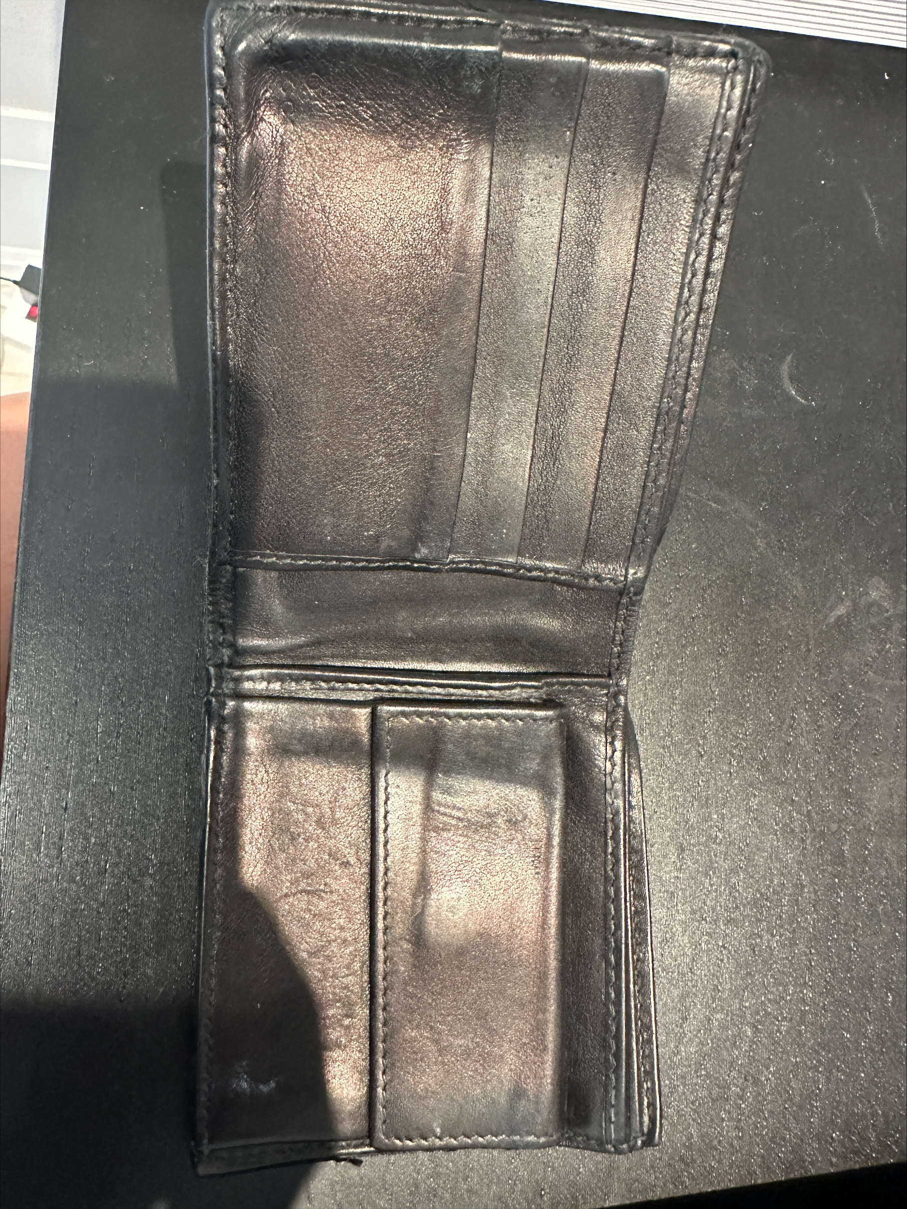 Gucci Black Leather Bi-Fold Wallet - photo 2