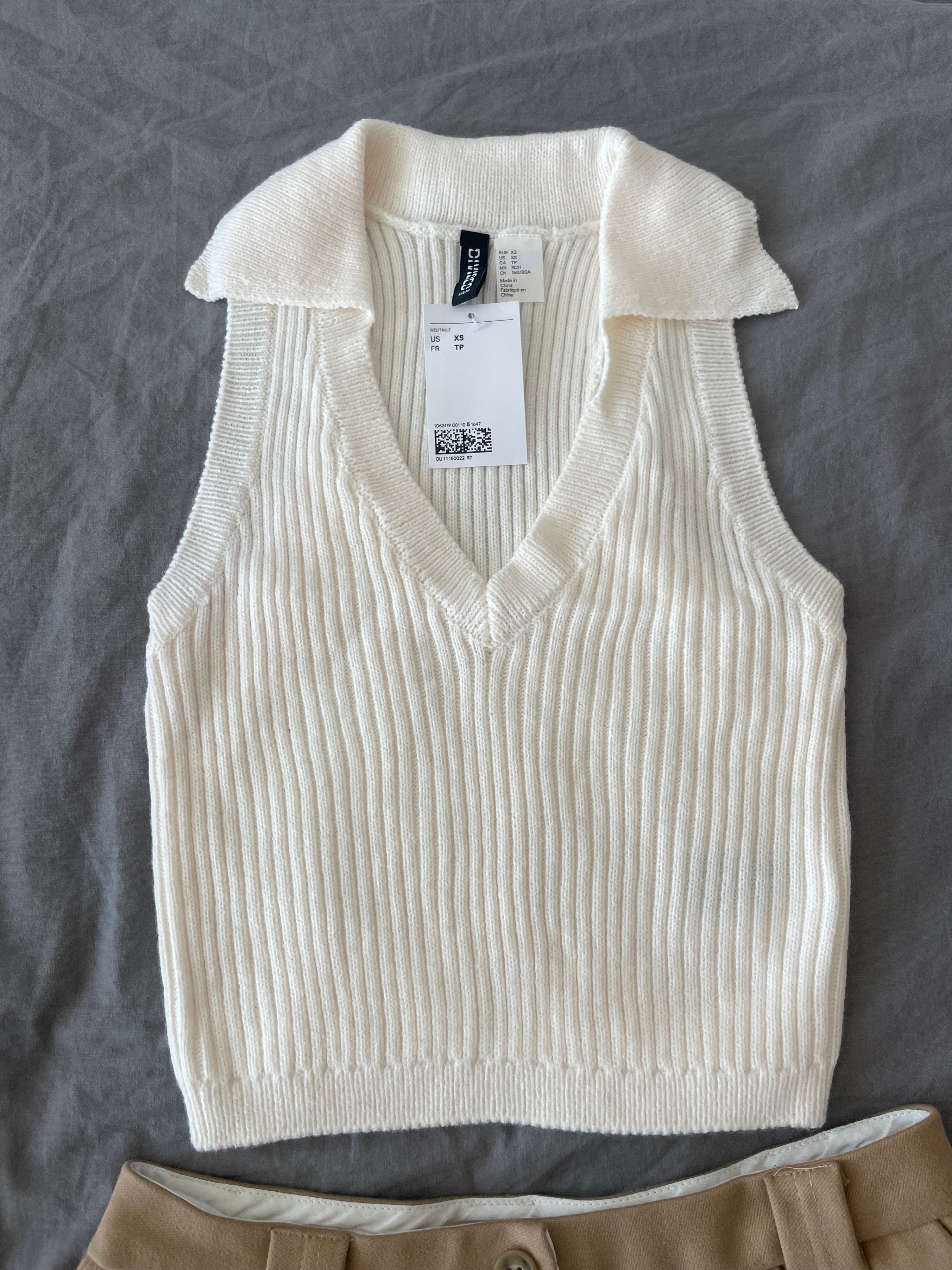 H&M Divided White Ribbed Collared V-Neck Sweater Vest - XS - photo 5