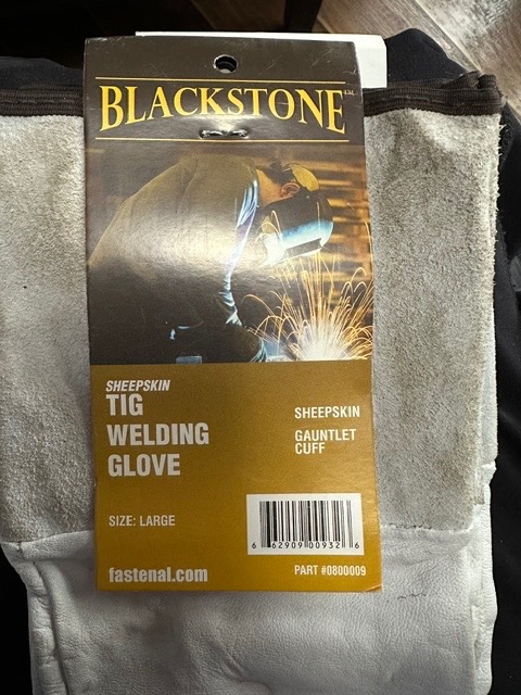 Welding gloves and beanies - photo 4