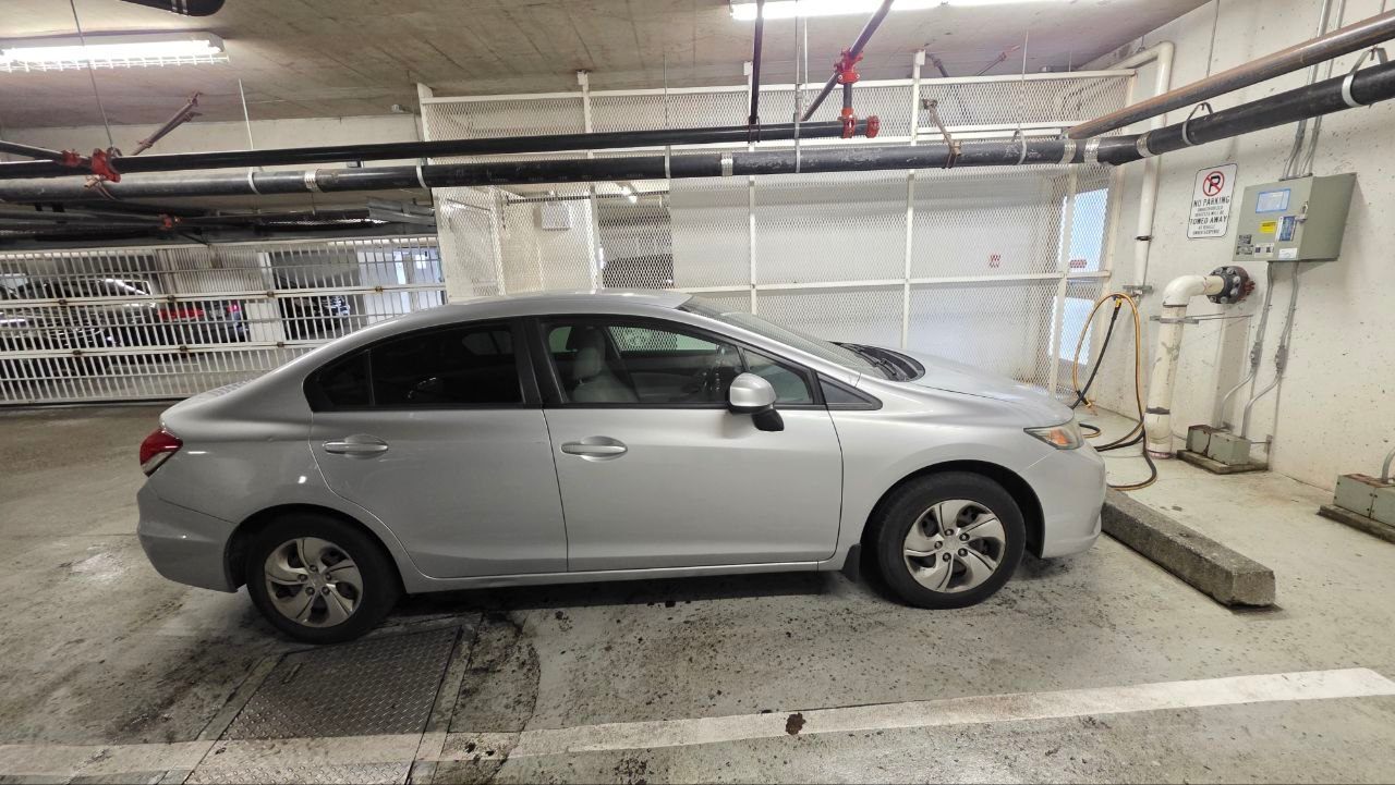 2013 Honda civic lx (Clean title, 2nd owner, 151K km) - photo 4