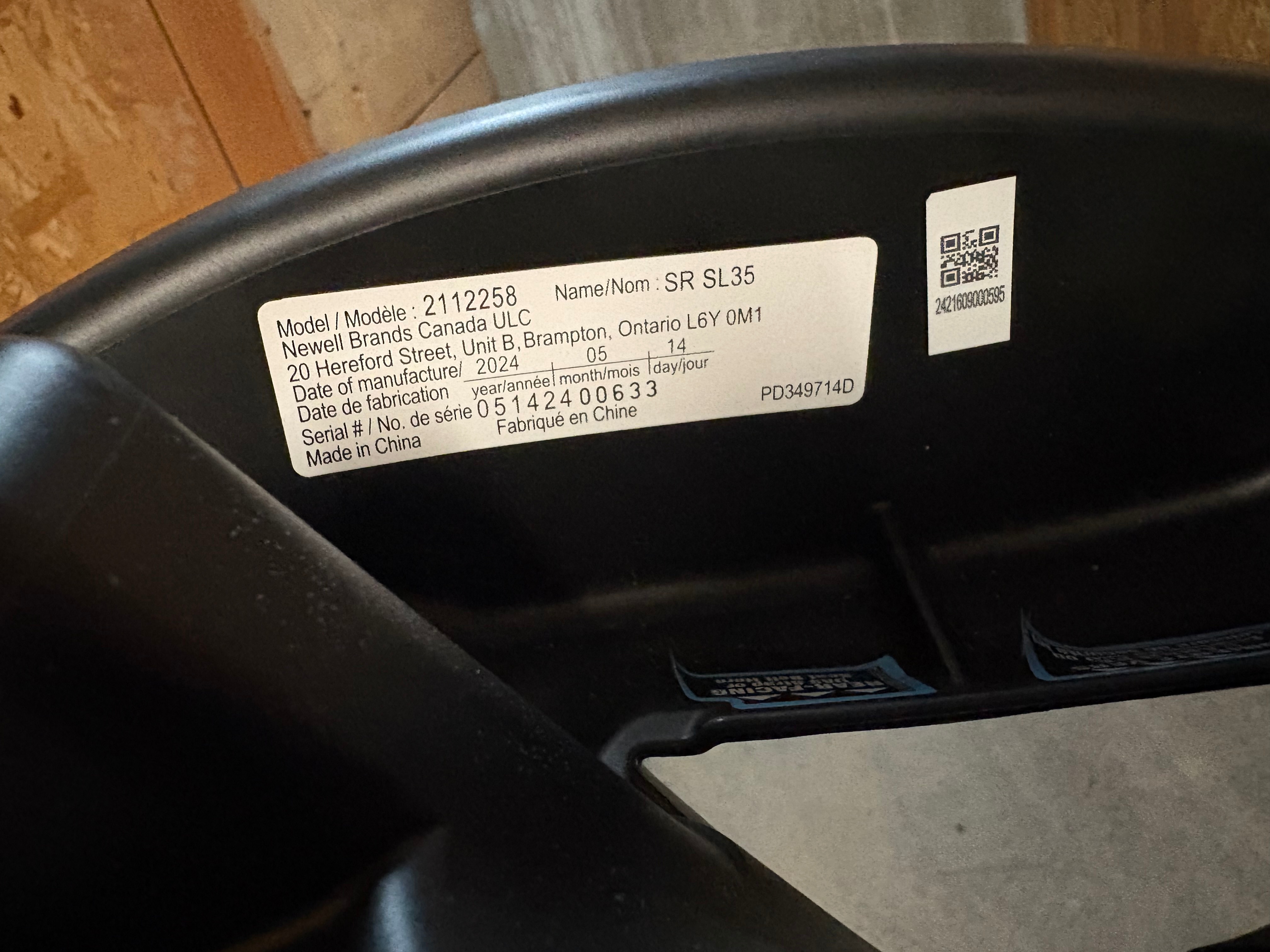 Graco Snugride Snuglock Infant Car Seat with Base - photo 2