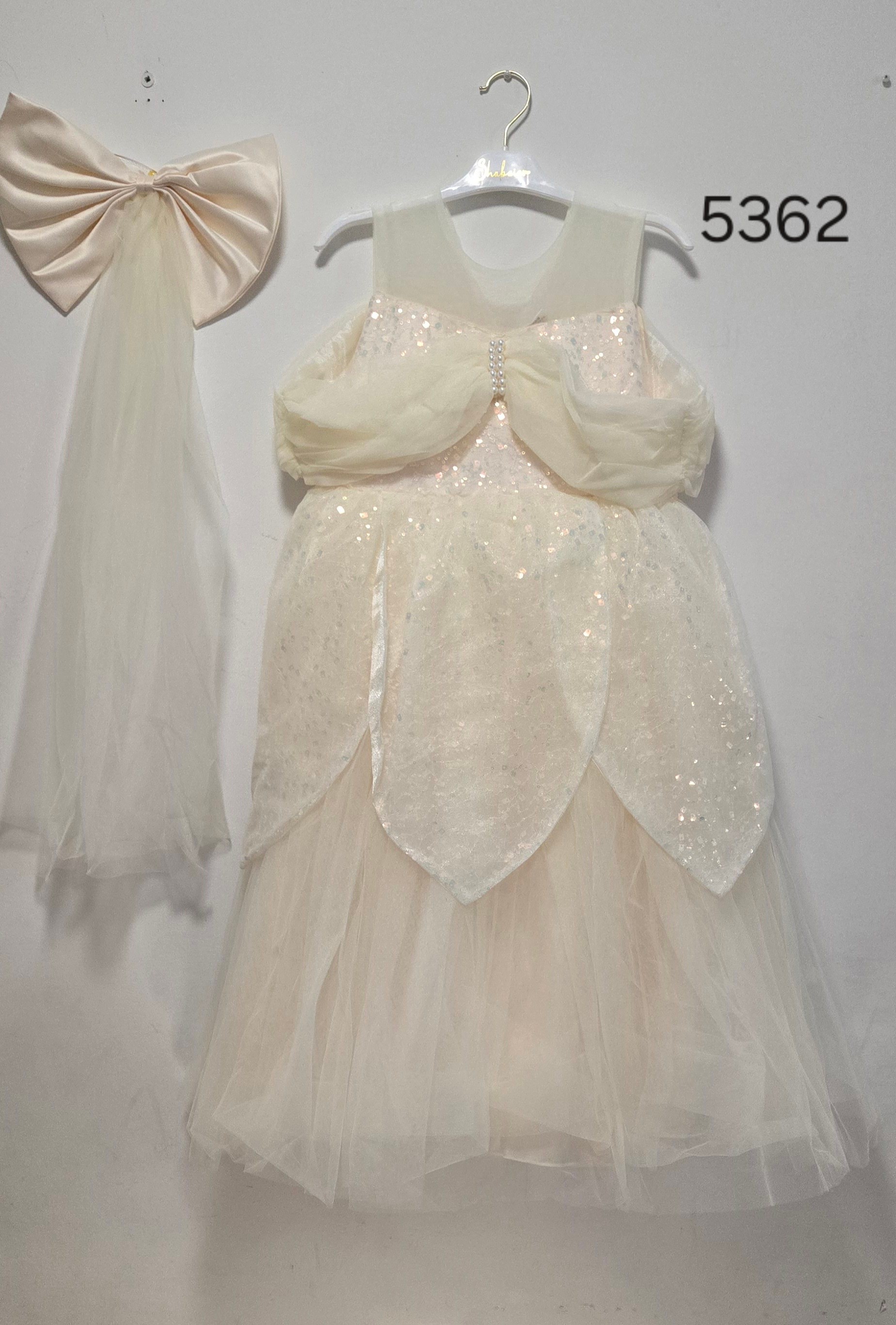Girls' Cream Dress with Bow Veil:5362