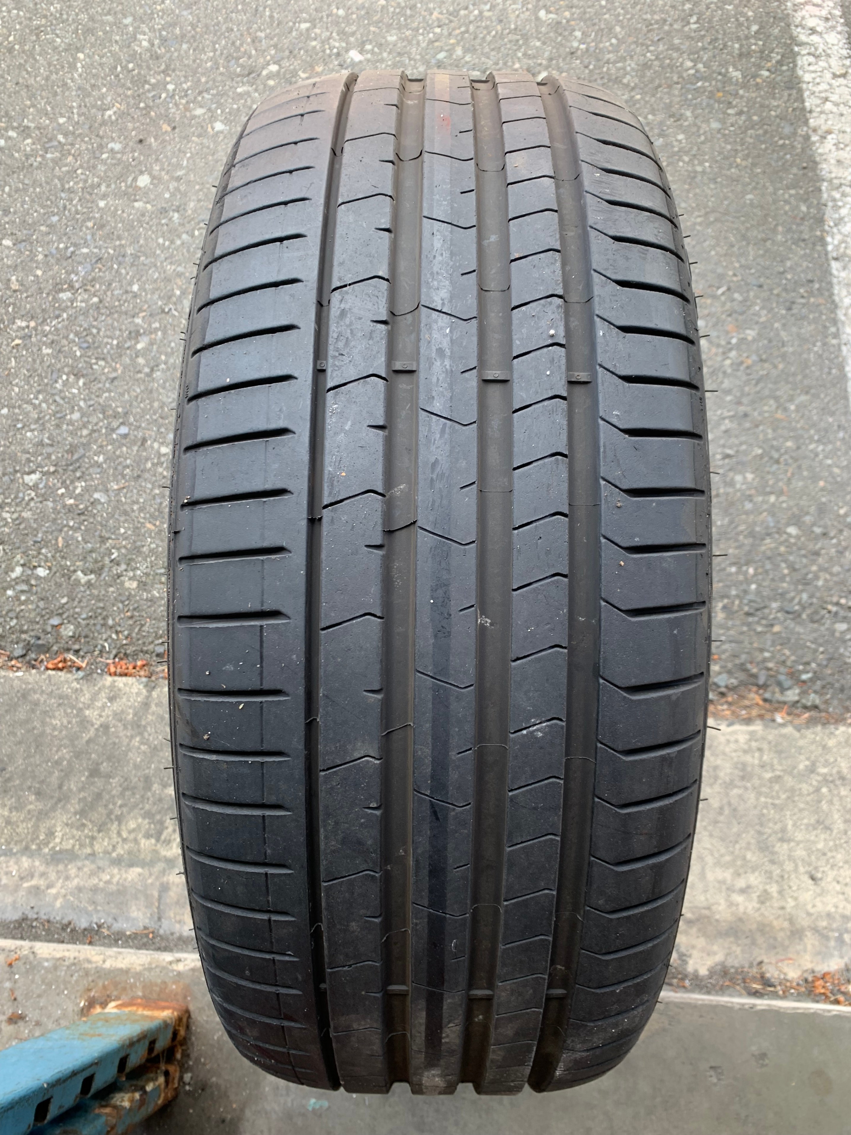 1 X single 245/35/21 96Y XL Pirelli Pzero PZ4 RFT with 95% tread