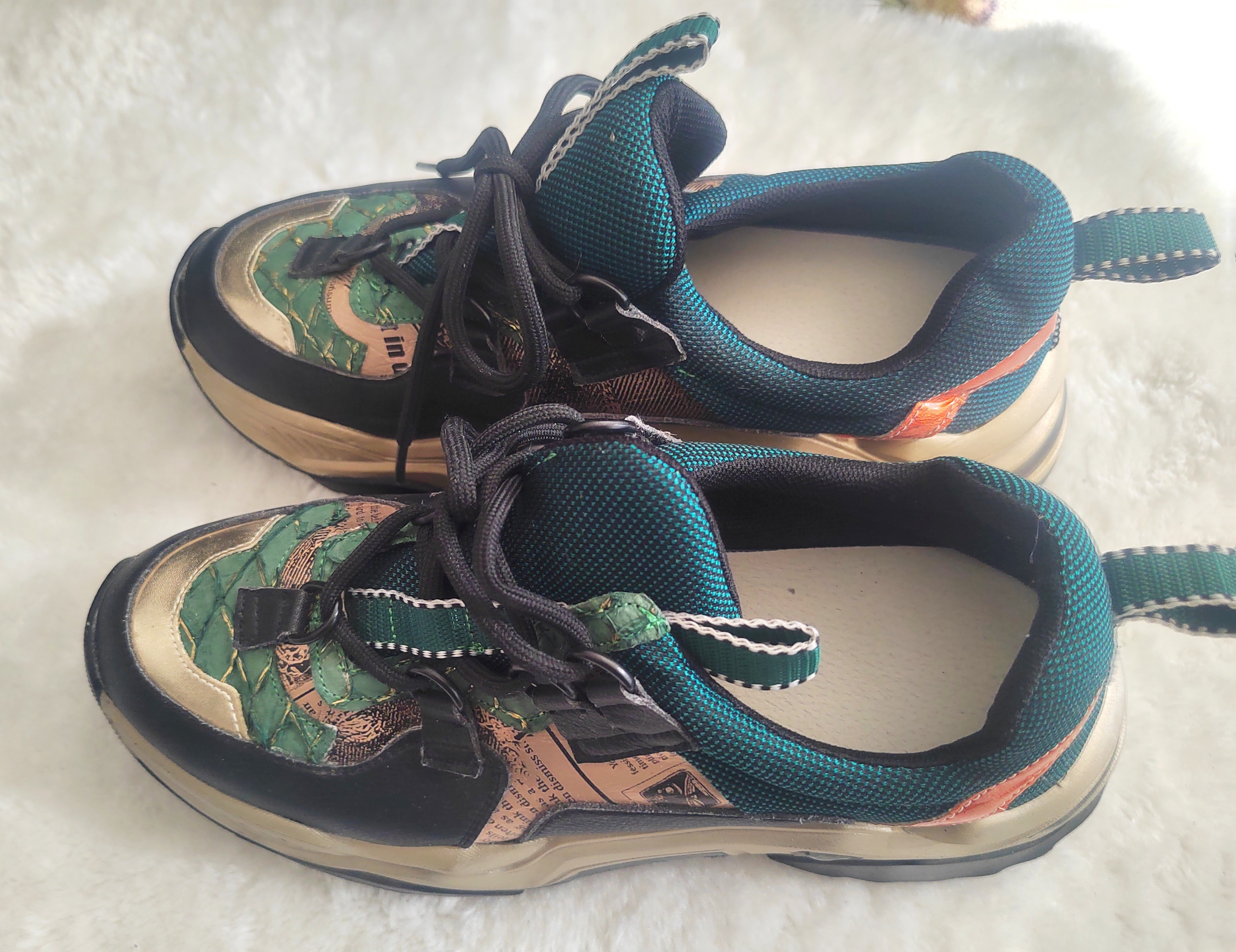 Women's Sneakers Size 240