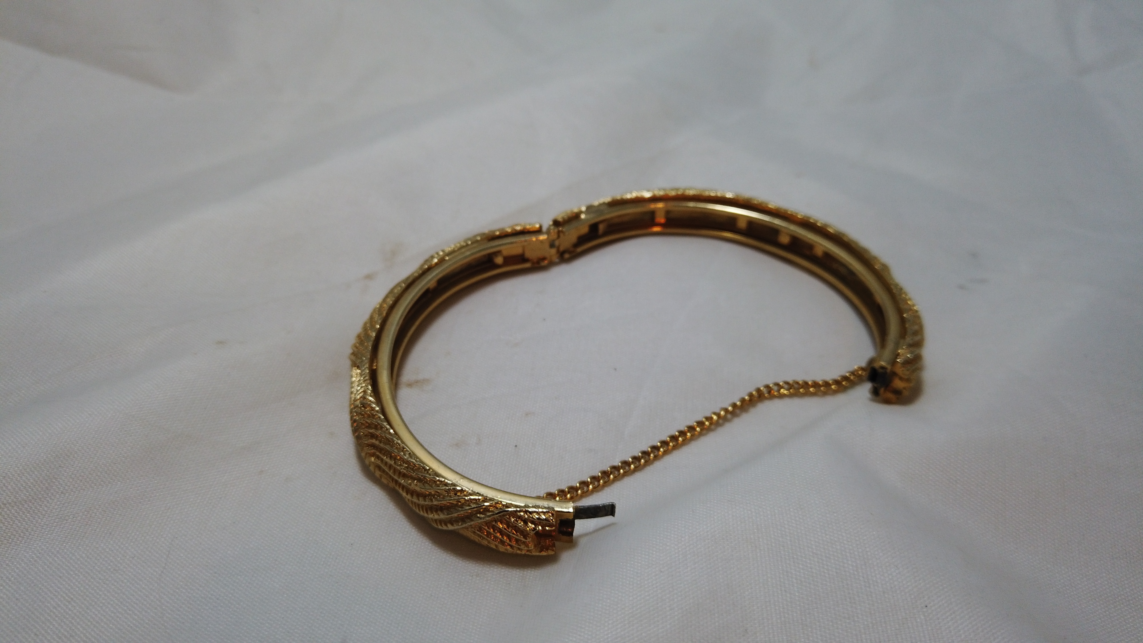 Vintage Gold Tone Hinged Bangle Bracelet Rope Textured w/ Safety - photo 2