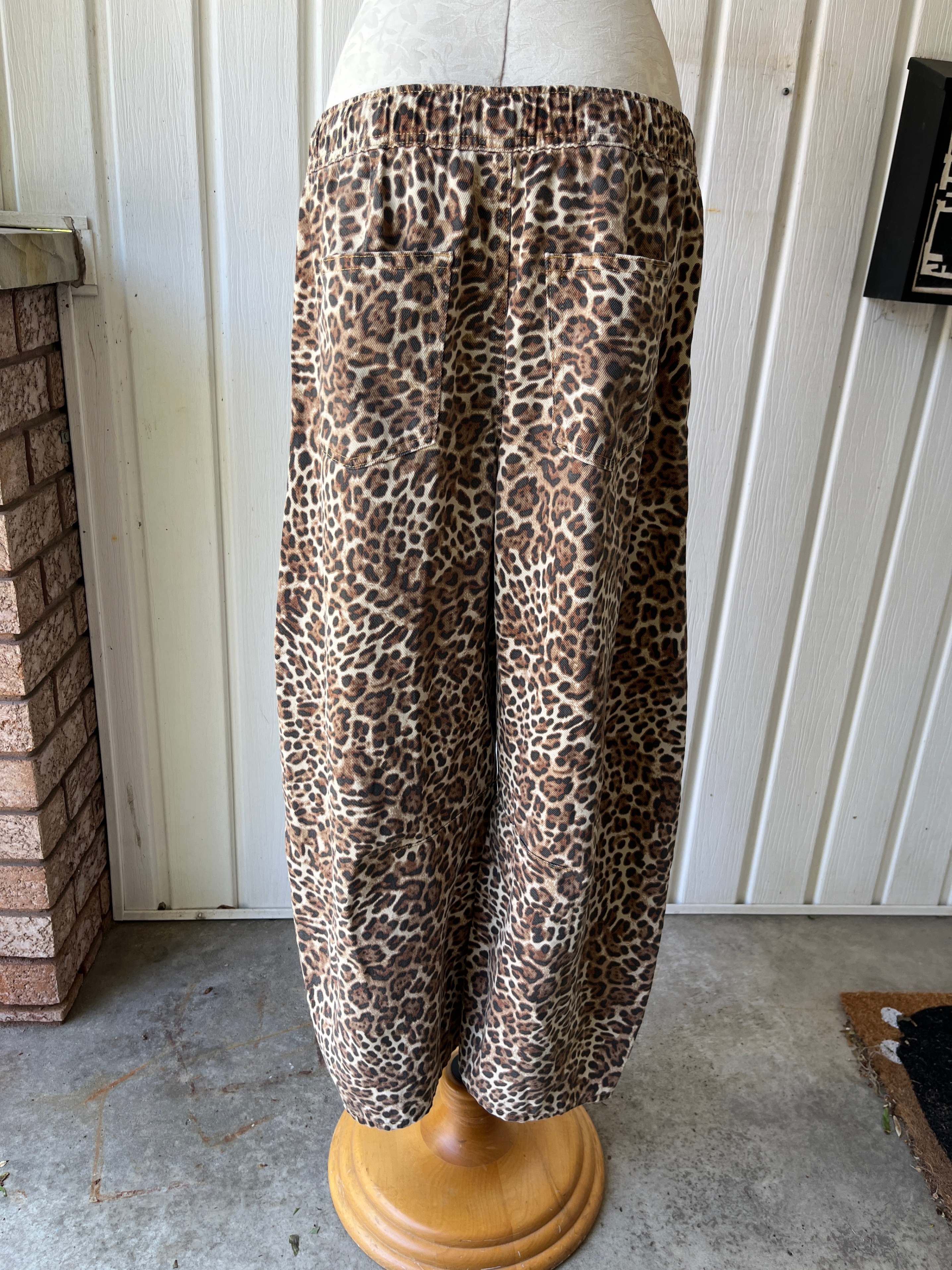 GAP Leopard Print Pants - Size M - photo 2