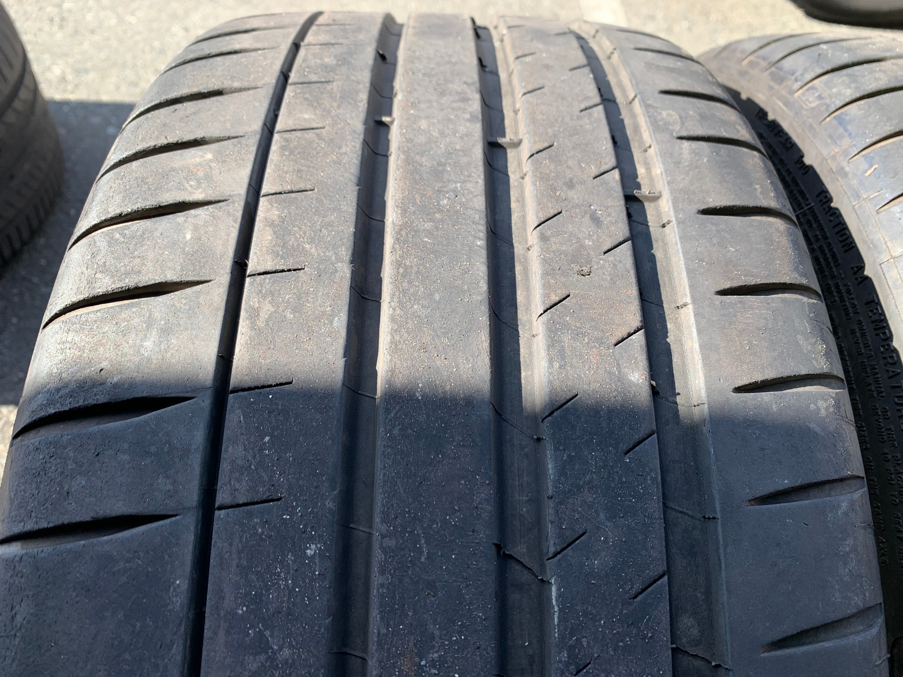 PAIR of 235/35/19 XL Michelin Pilot Sport 4S with 75% tread - photo 2