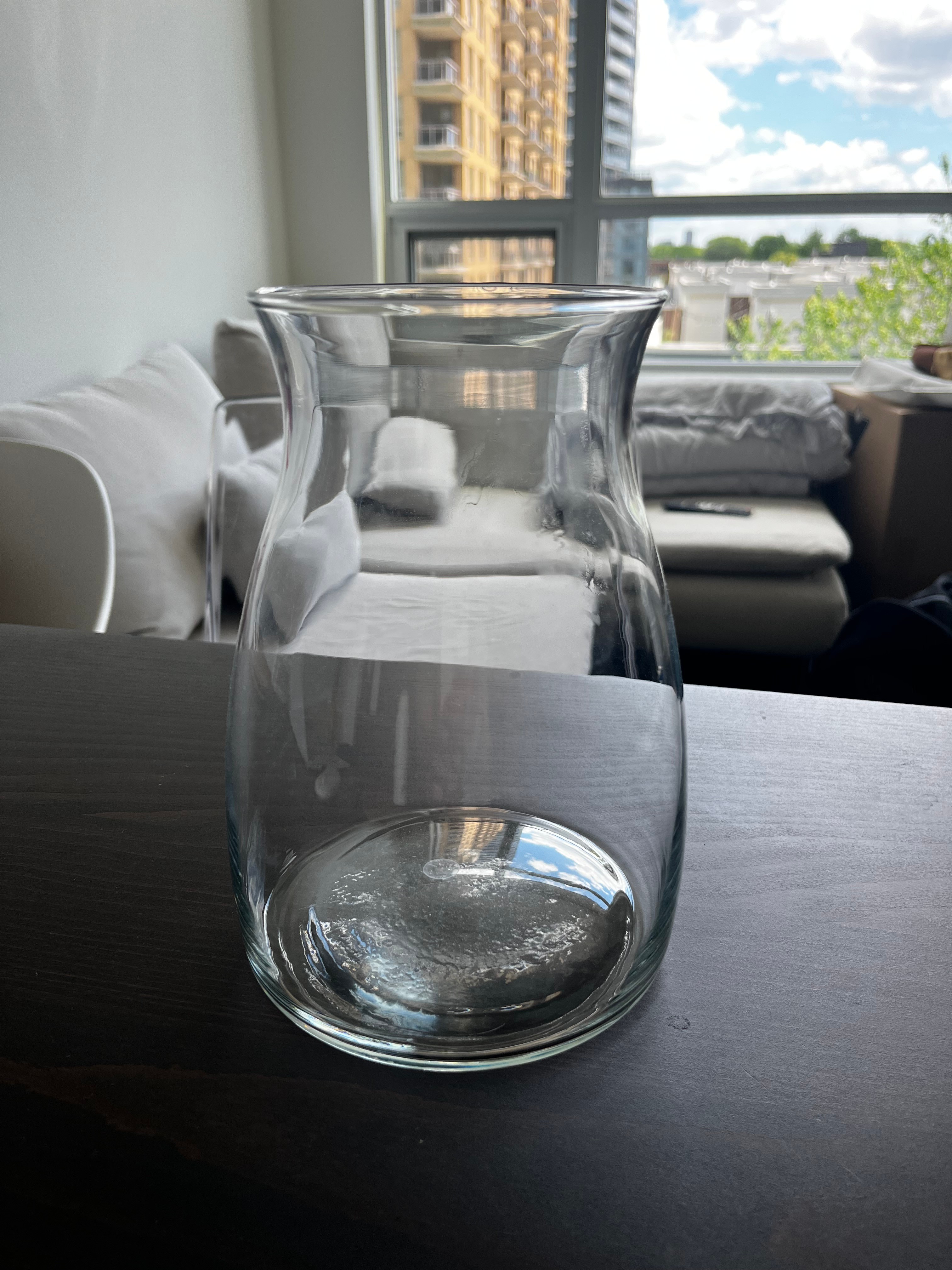 Round Flower Vase (11cm diameter)