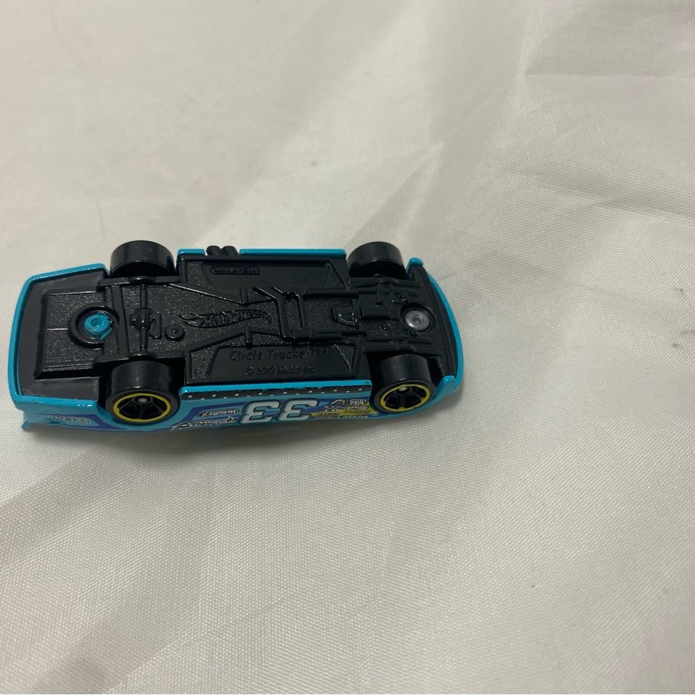 2011 Hot Wheels New Models Circle Trucker #46 Teal - photo 3