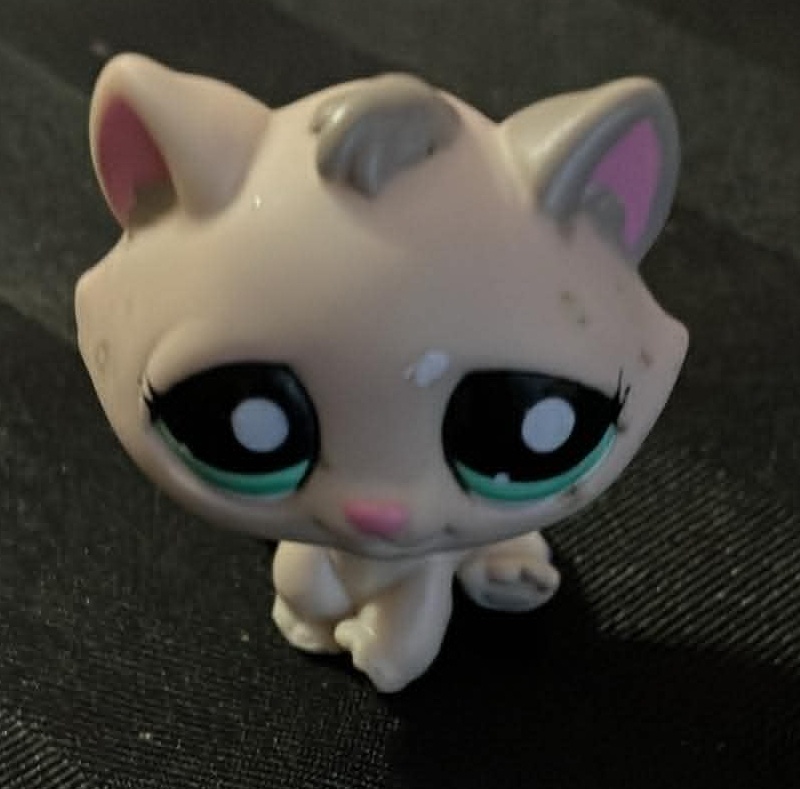 2006 Hasbro Littlest Pet Shop Bon Bon Kitten Cat - 2 Inches