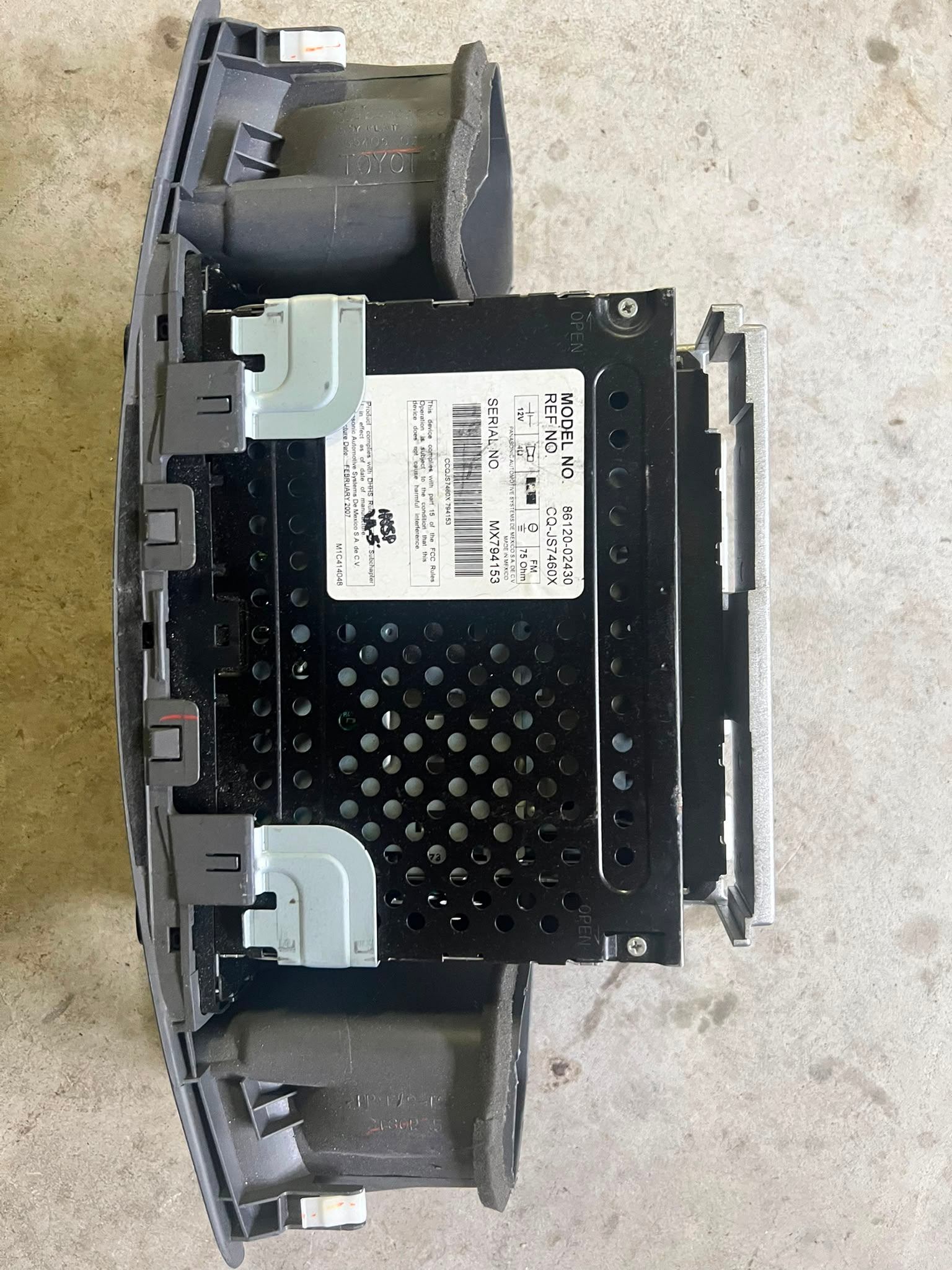 OEM Toyota Corolla/Matrix Radio CD Player (2003-2008) - A51813 - photo 4