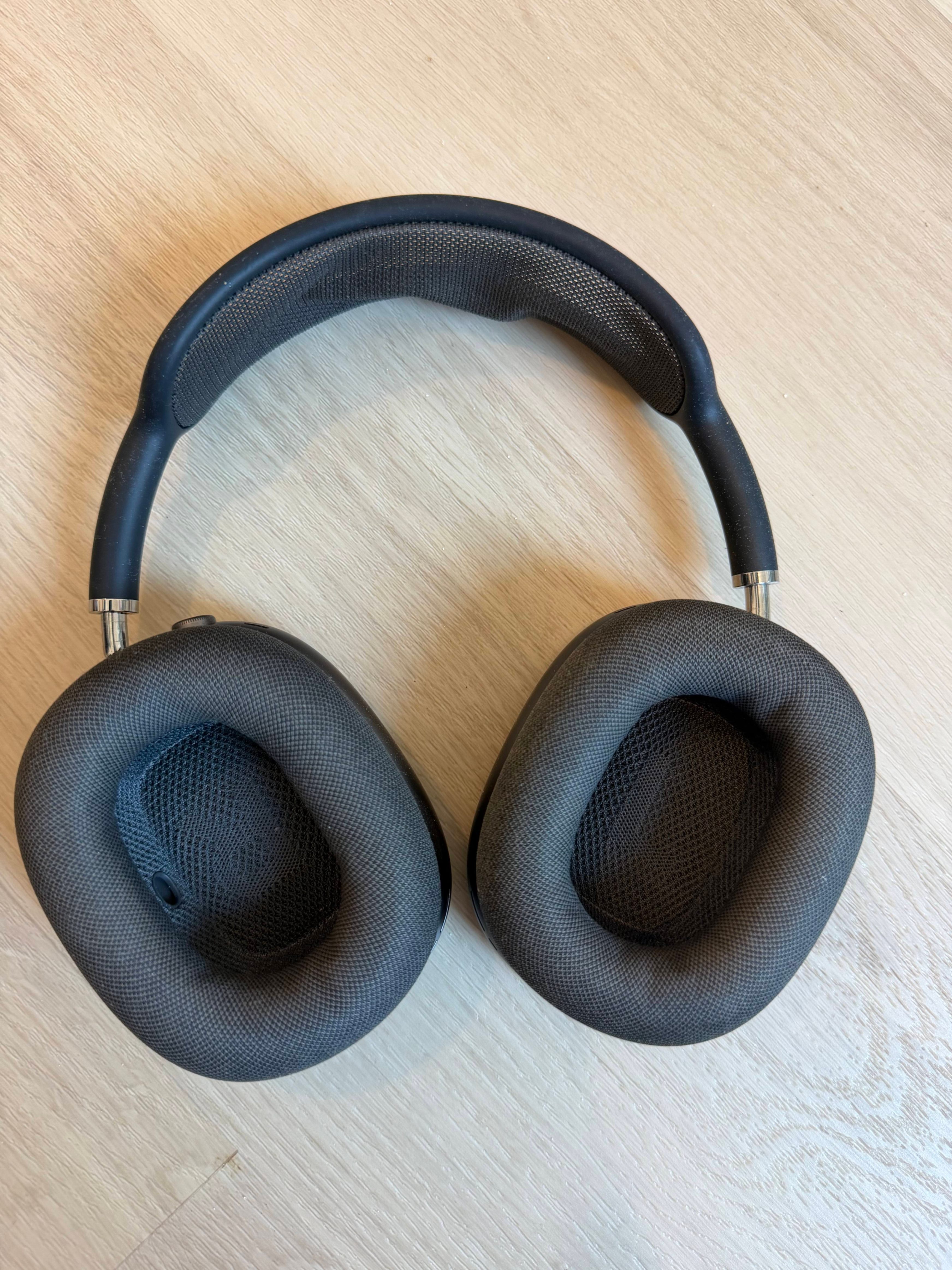 Apple AirPods Max Pro – 1st Generation – Space Gray / Black - photo 3