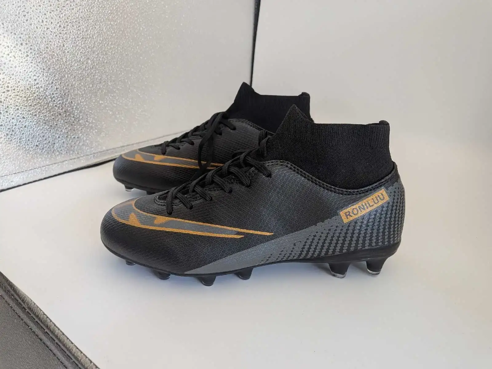 RONILUU Soccer Cleats - Black/Gold Size Men's 6/Women's 7.5