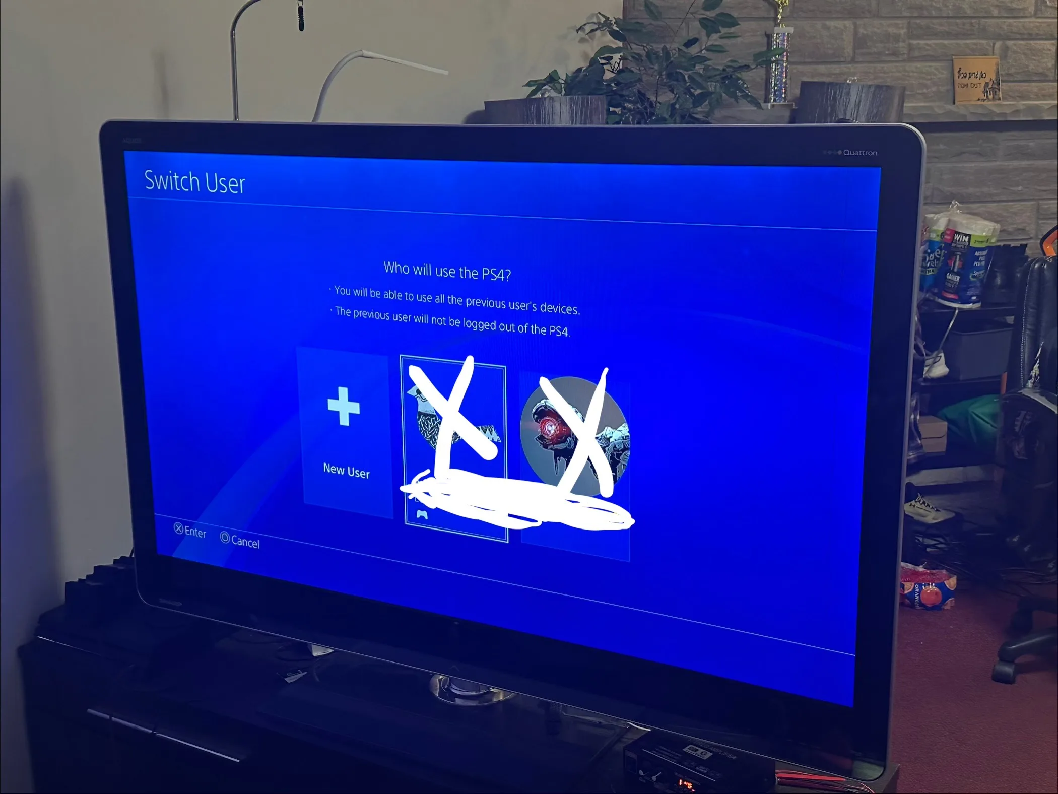 PS4 PRO 1 TB, 1 controller, docking station, headset and 2 games - photo 2