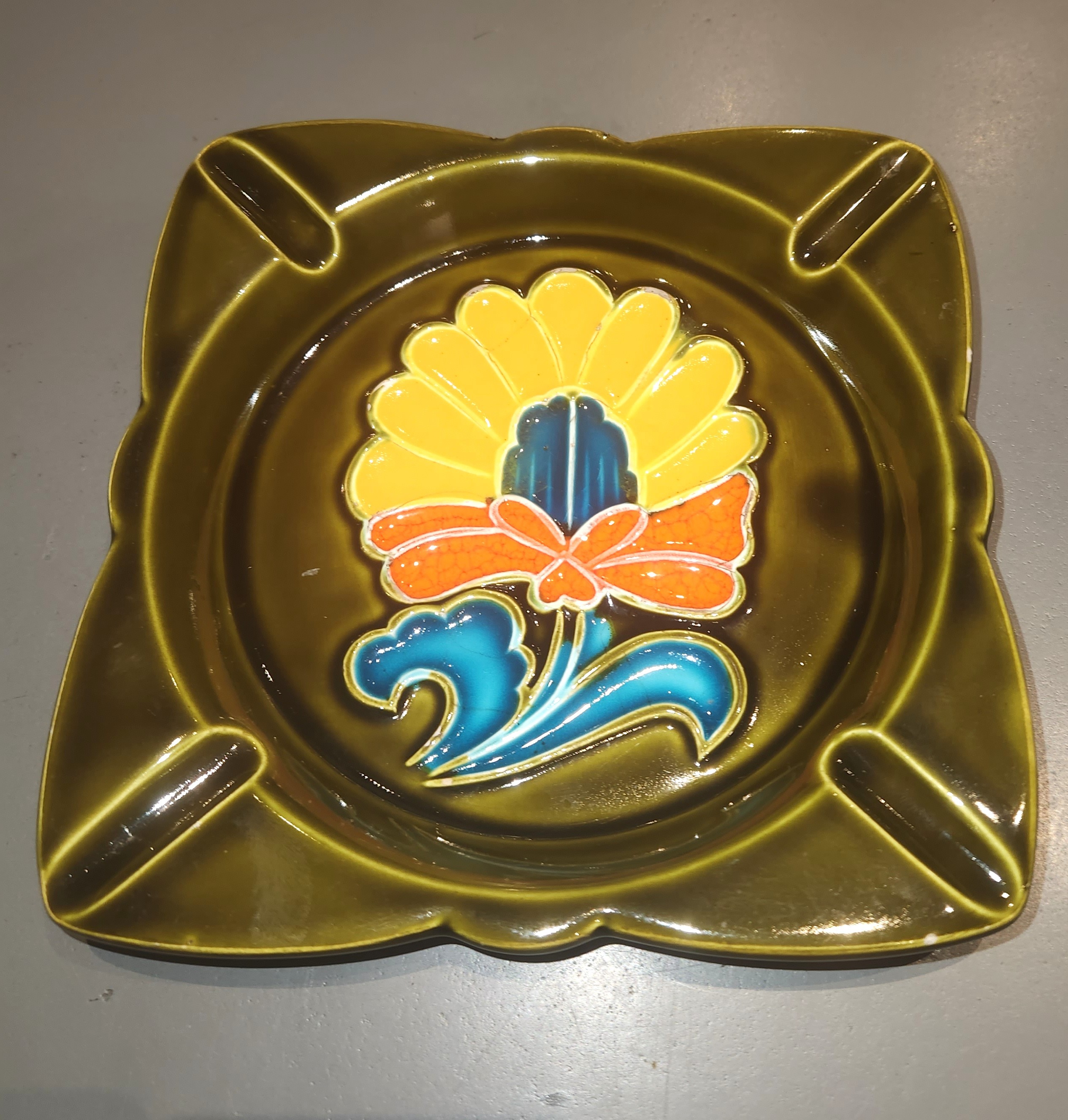 Decorated Mid-Century Japanese Ceramic Floral Tray