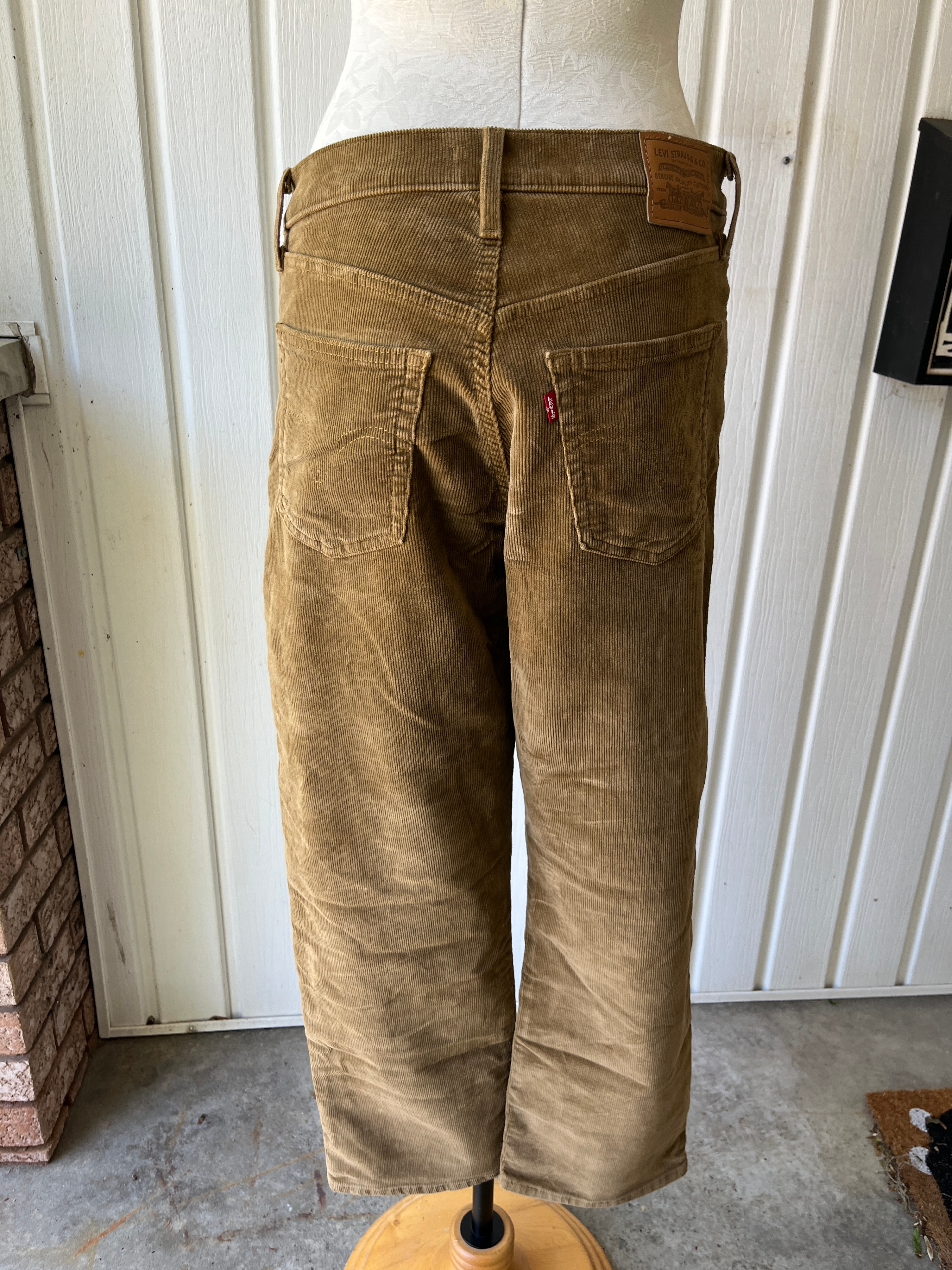 Levi's Corduroy Pants Size 30 - photo 2