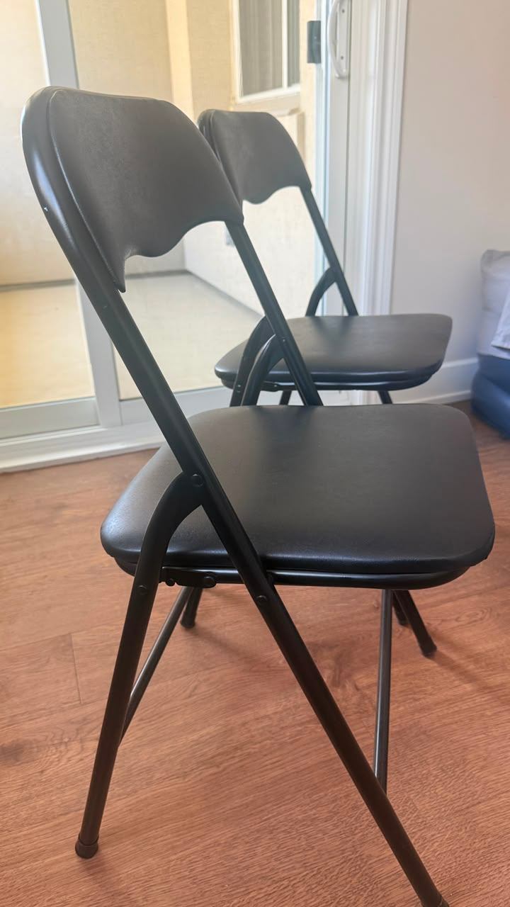 Set of 2 Folding Chairs