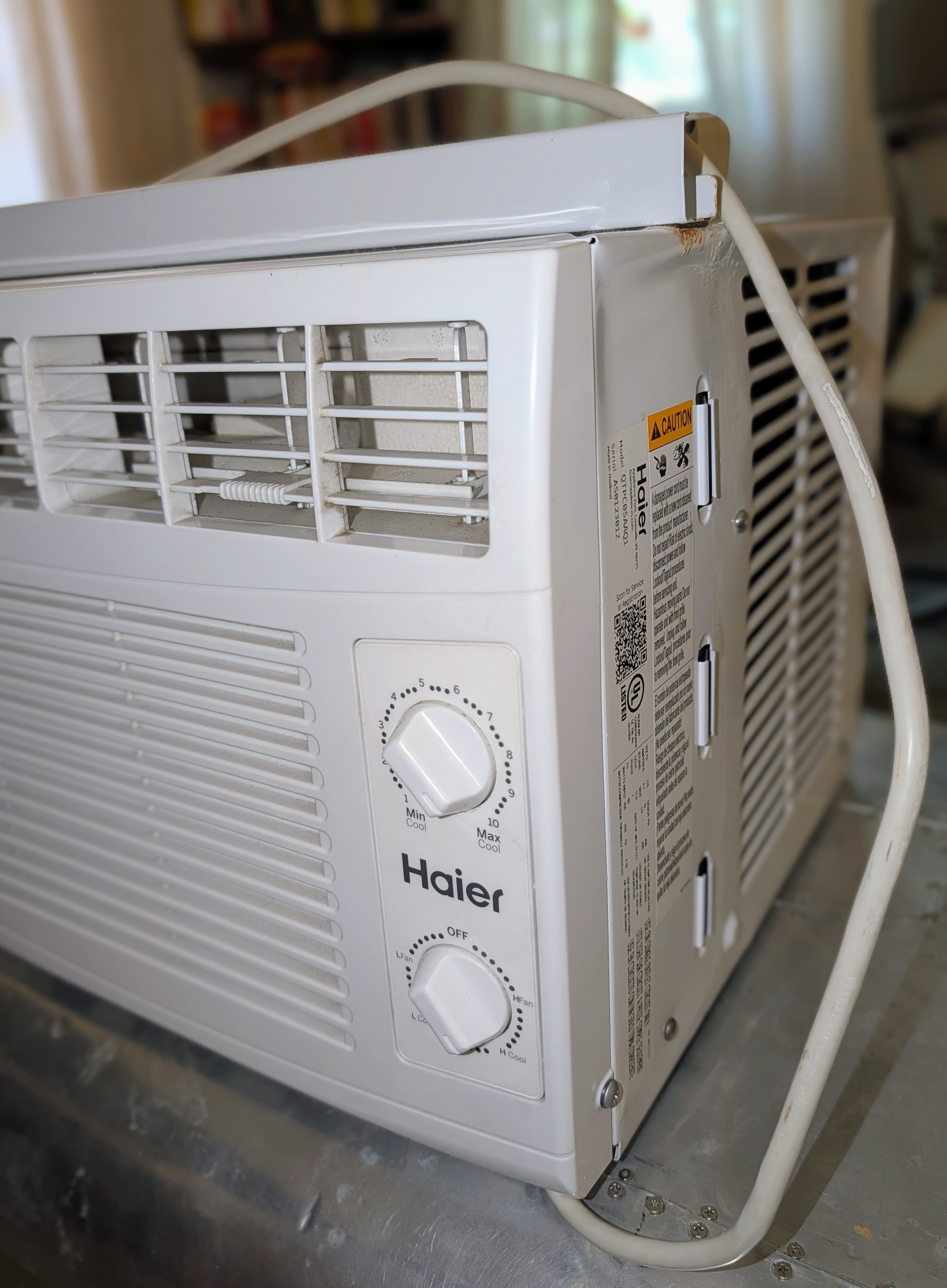 Haier 5,000 BTU Window Air Conditioner Works Great, blows Cold! - photo 4