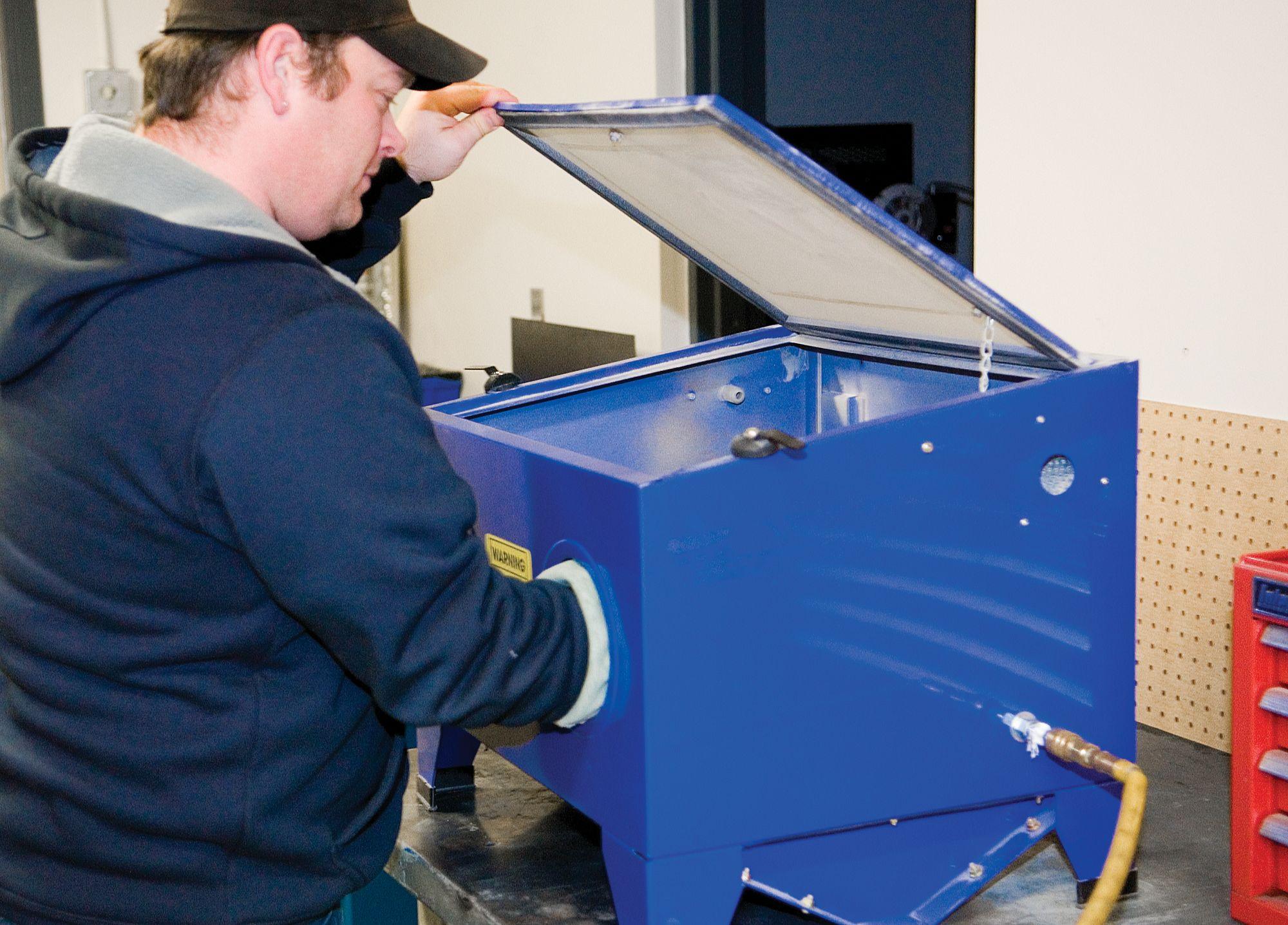 Bench-Model Abrasive Blasting Cabinet - photo 3