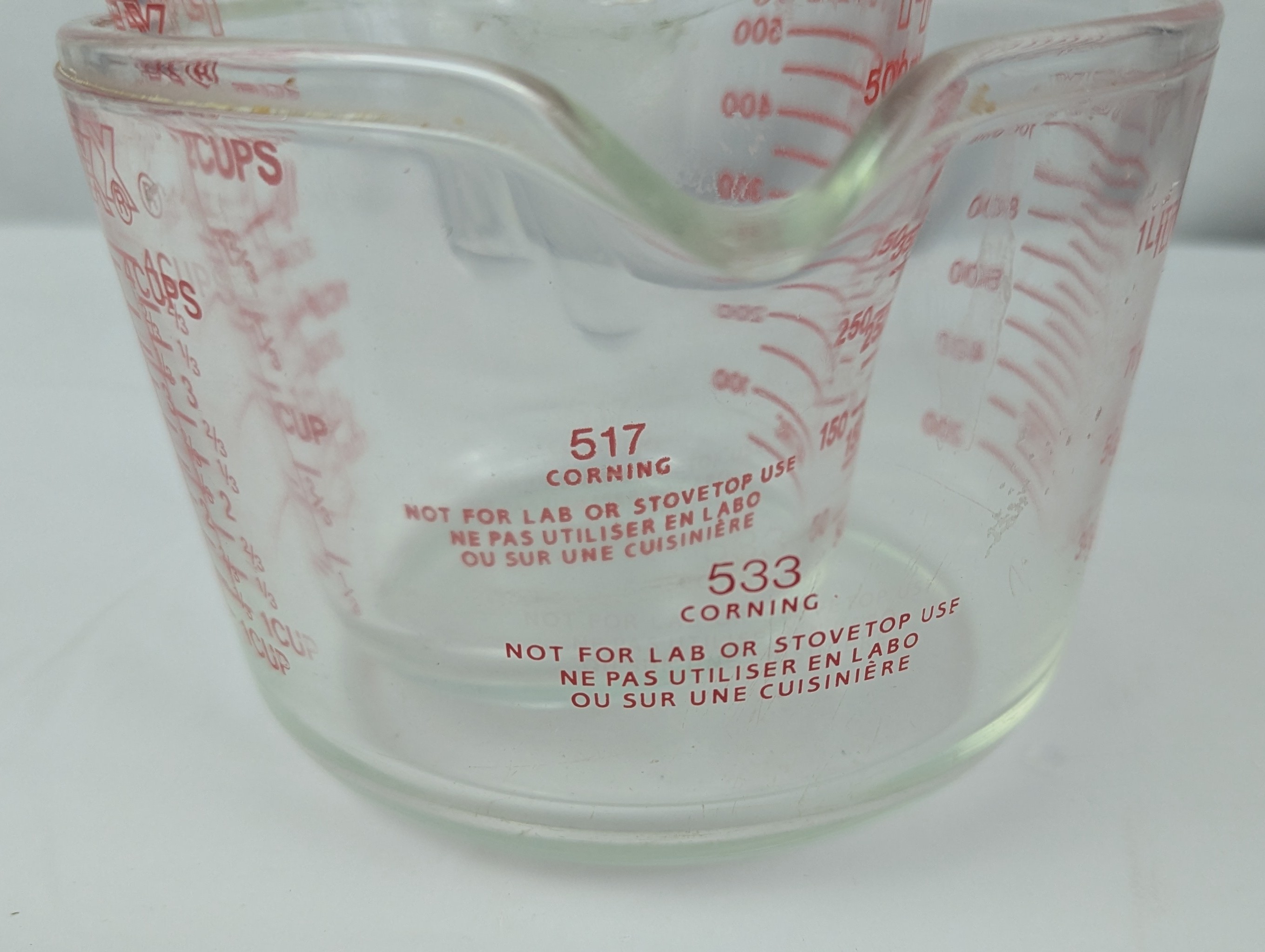 2pc PYREX 1980’s 533 4 Cup 517 1 Cup Red Letter Measuring Cup - photo 5