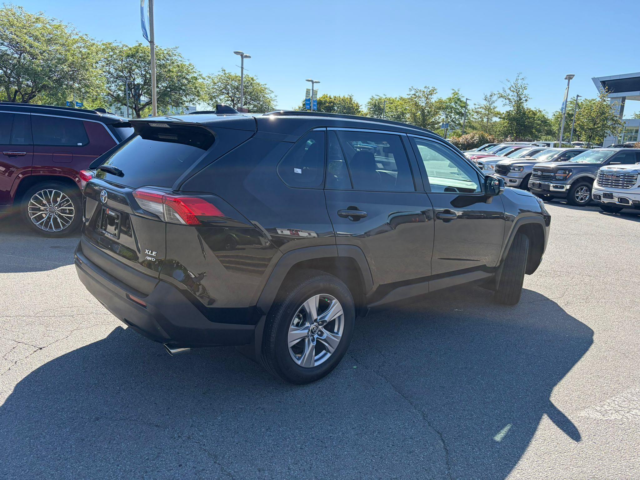 2025 Toyota RAV4 XLE AWD - photo 4