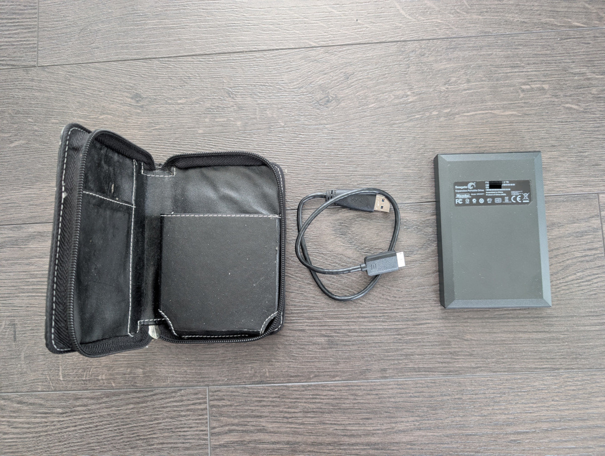 Seagate 2TB Portable HDD with case (low power-on usage hours) - photo 2