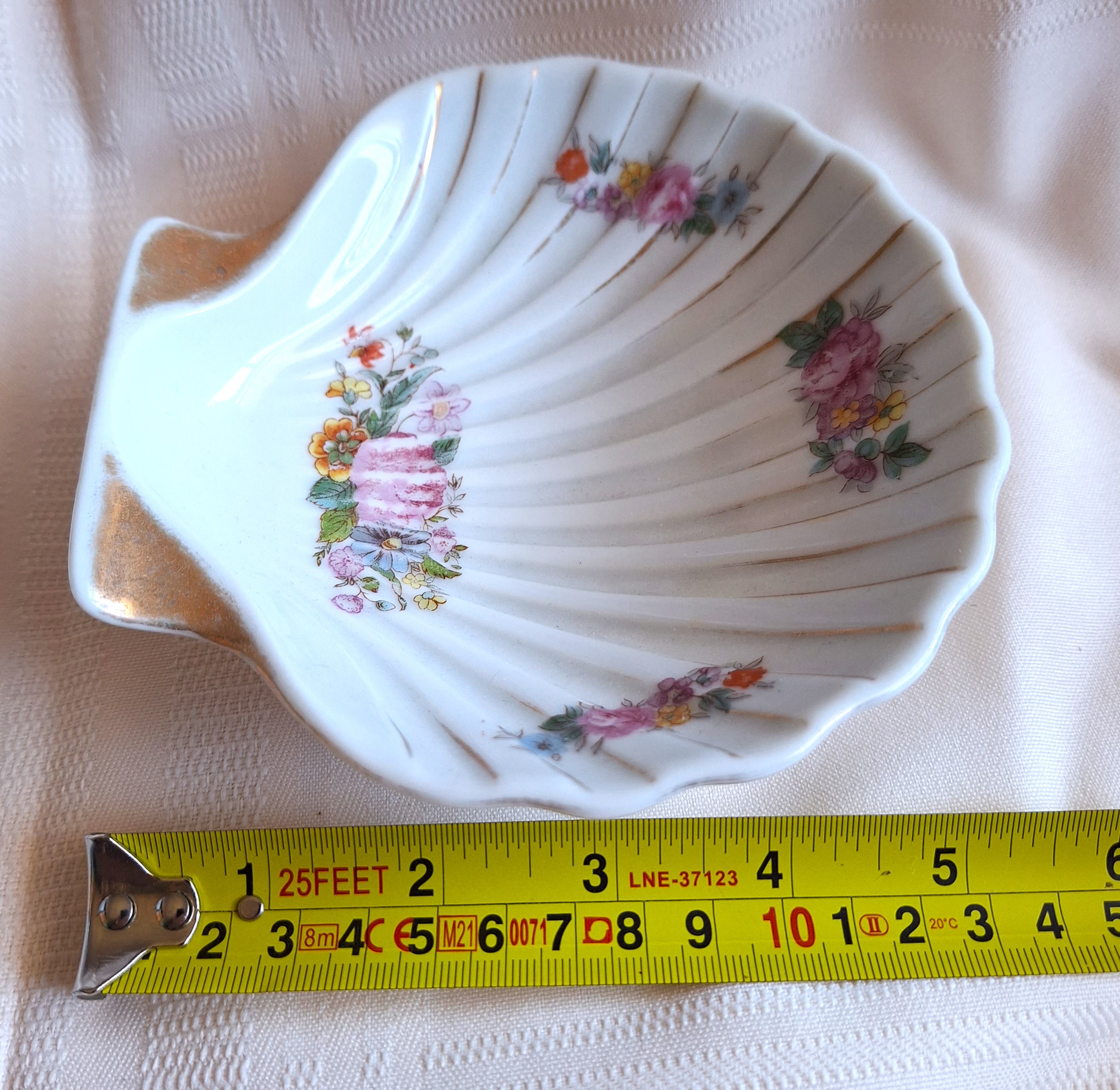 Vintage Occupied Japan Clamshell Candy Dish, Bowl 1945 - 1952 - photo 4