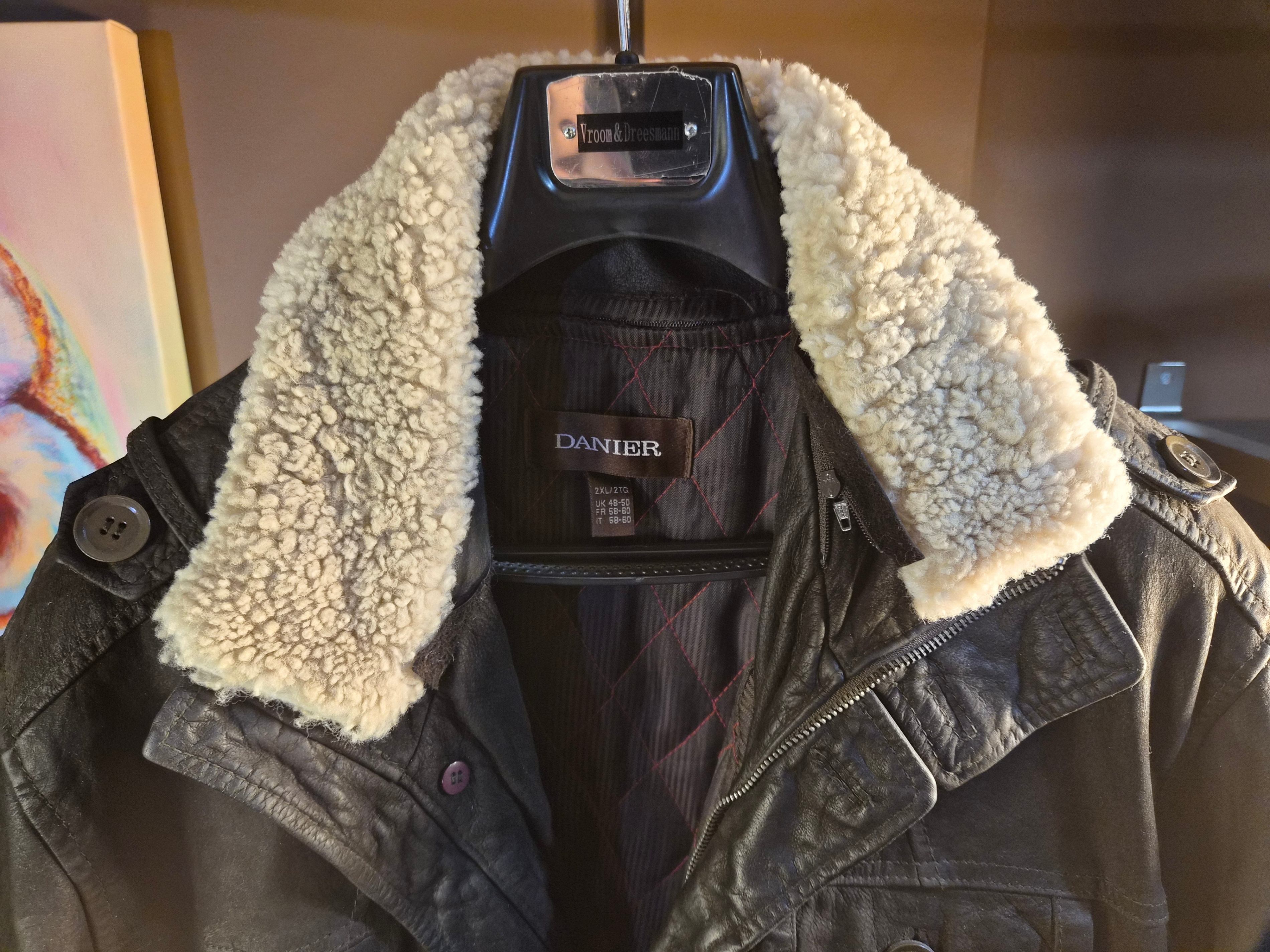 Danier Leather Jacket with Shearling Collar - photo 2