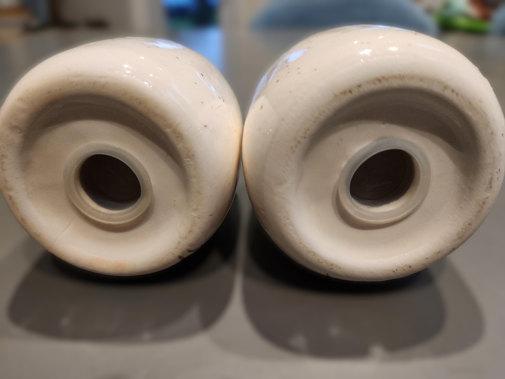 Vintage Speckled Stoneware Wildflower Salt and Pepper Shakers - photo 3
