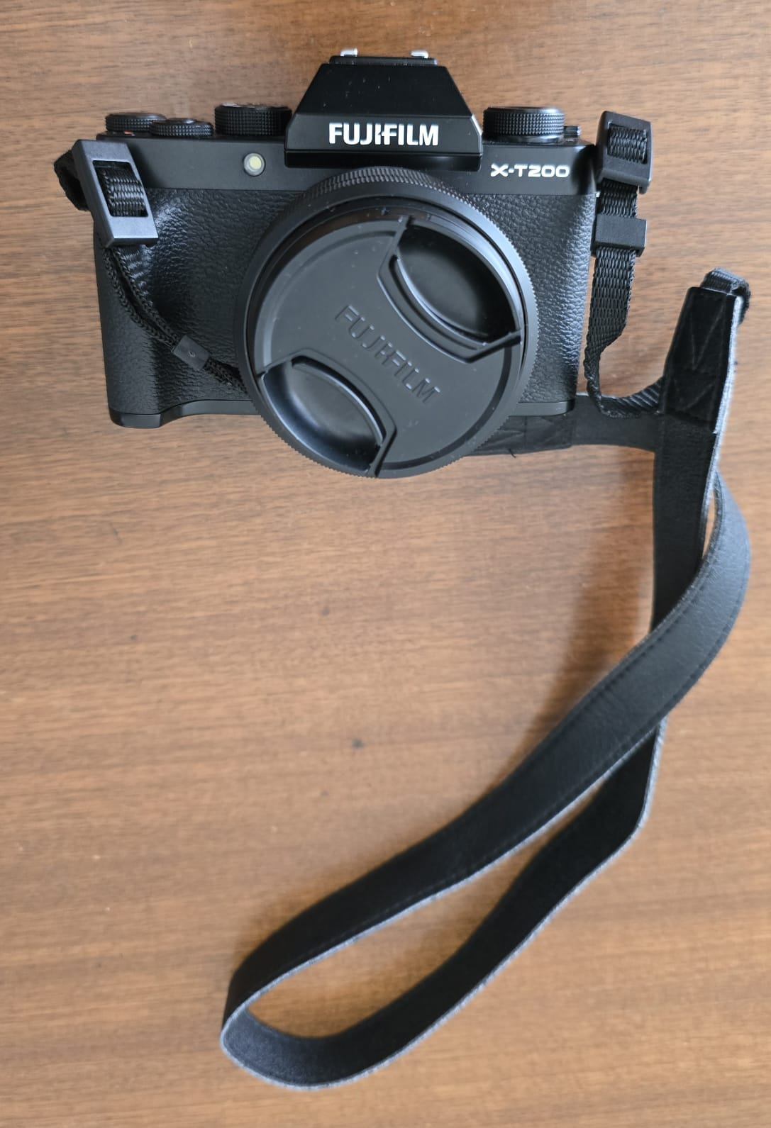 Fujifilm X-T200 Mirrorless Camera – Mint Condition