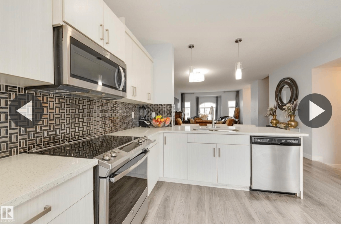 4 Beds 3.5 Baths - Townhouse (for sale) - photo 3